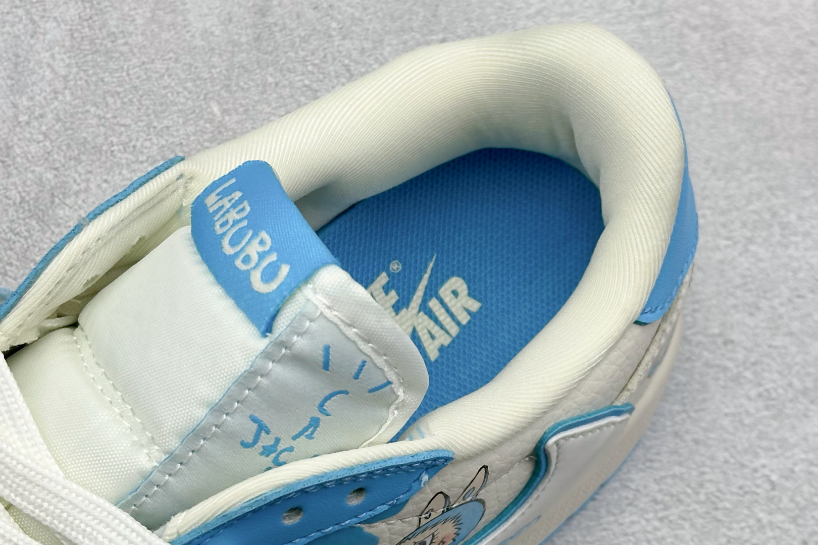 XC版Travis Scott x Nike Air Jordan 1 Low x LABUBU Air Jordan 1 Low 反转蓝白倒钩 DZ5899-022