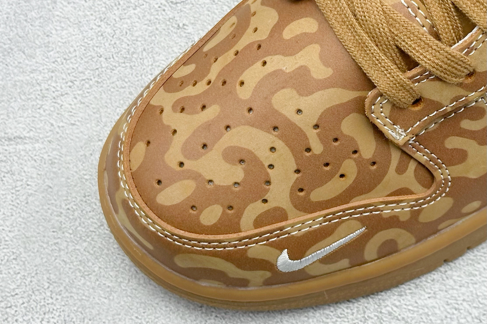 XC版Nike SB Dunk Low x BAPE 棕白小勾 LW1818-121