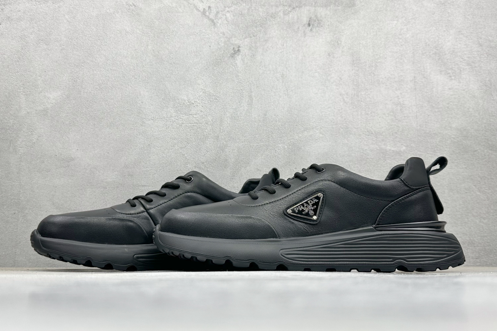 420 PRADA普拉达 厚底徽标系带运动休闲男鞋系列 3D936M