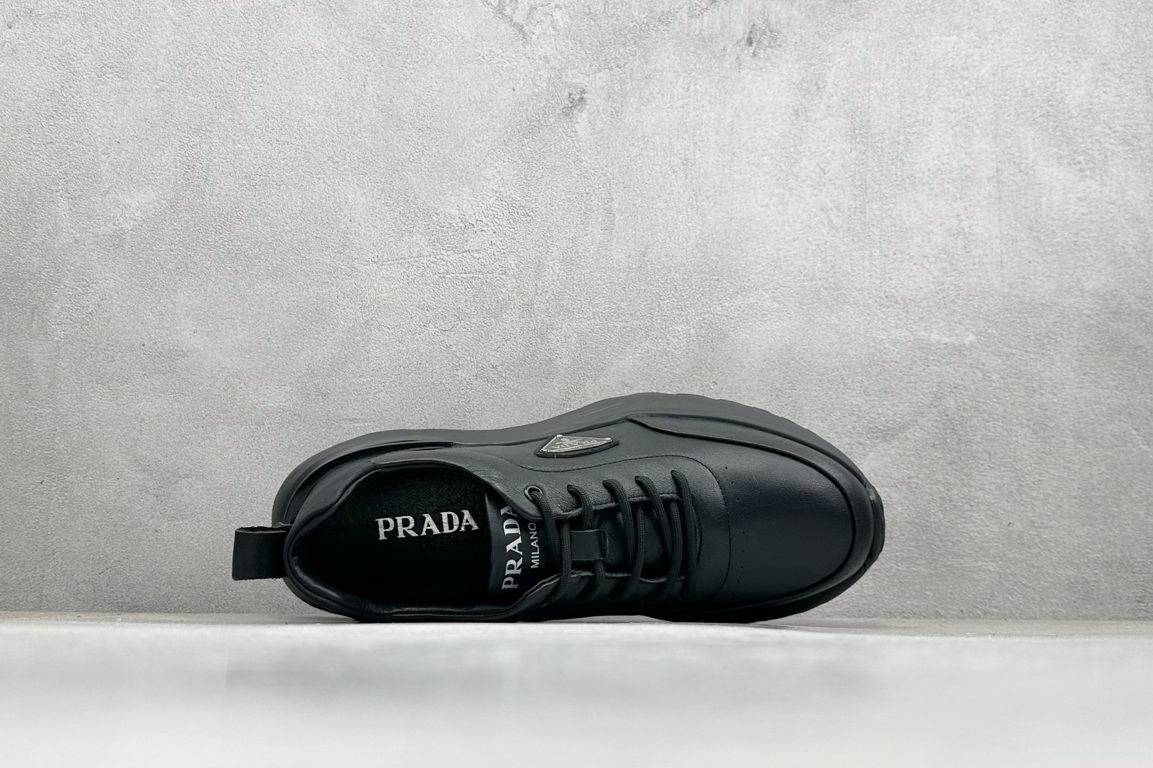 420 PRADA普拉达 厚底徽标系带运动休闲男鞋系列 3D936M