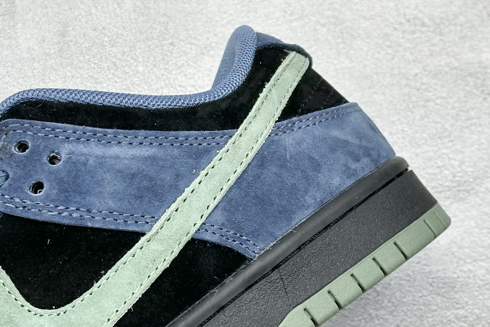 K版Nike Dunk SB “Smile” 绒面革 蓝黑 HF3063-002