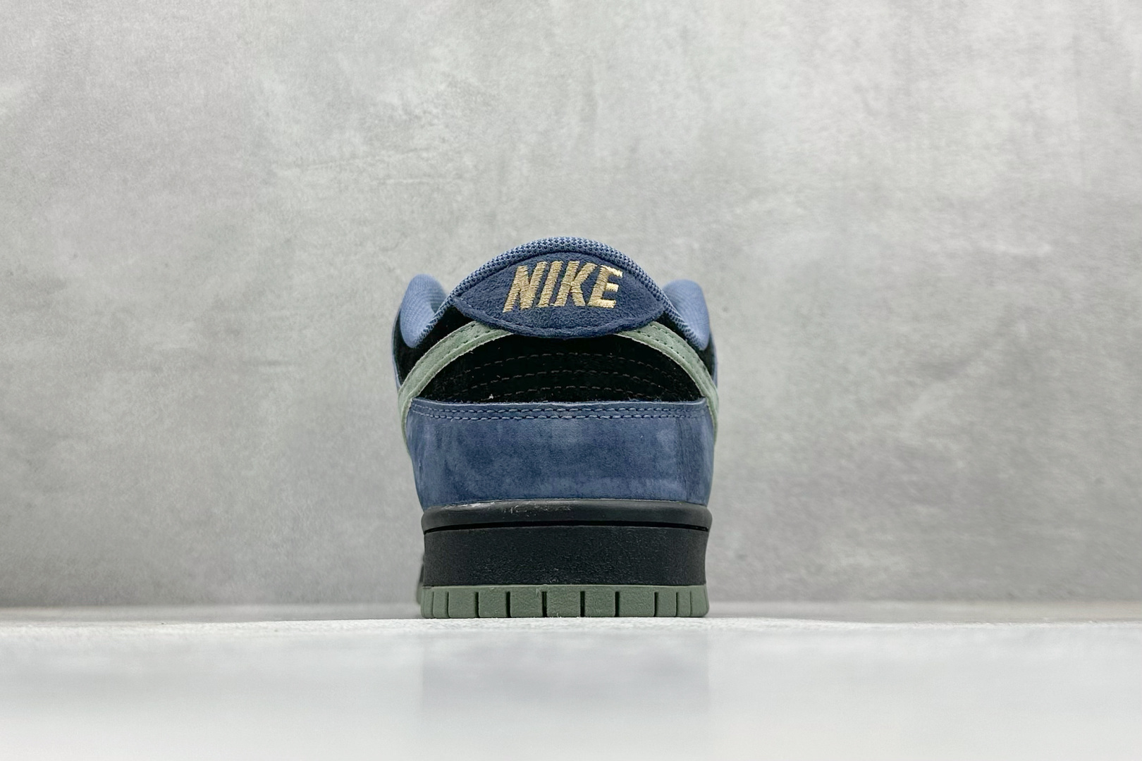 K版Nike Dunk SB “Smile” 绒面革 蓝黑 HF3063-002