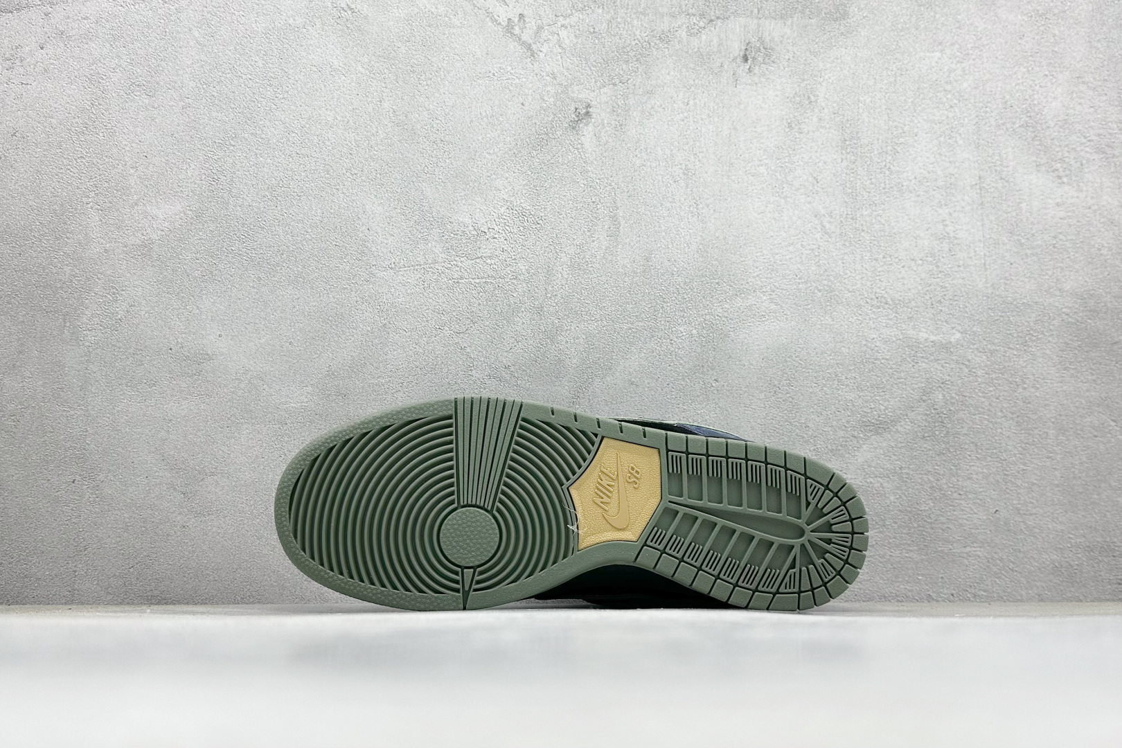 K版Nike Dunk SB “Smile” 绒面革 蓝黑 HF3063-002