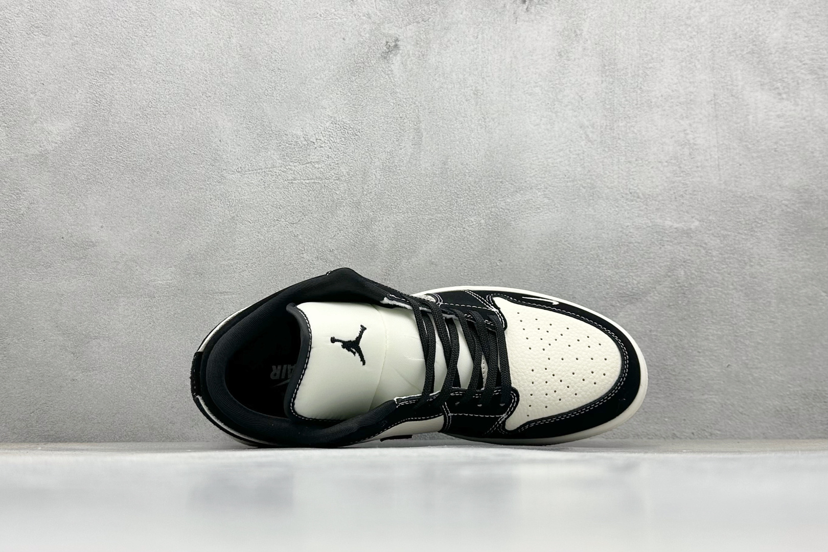 Nike Jordan Air Jordan 1 “克罗心联名——米黑马克线” 高端定制 乔丹低帮休闲板鞋 QJ2025-003