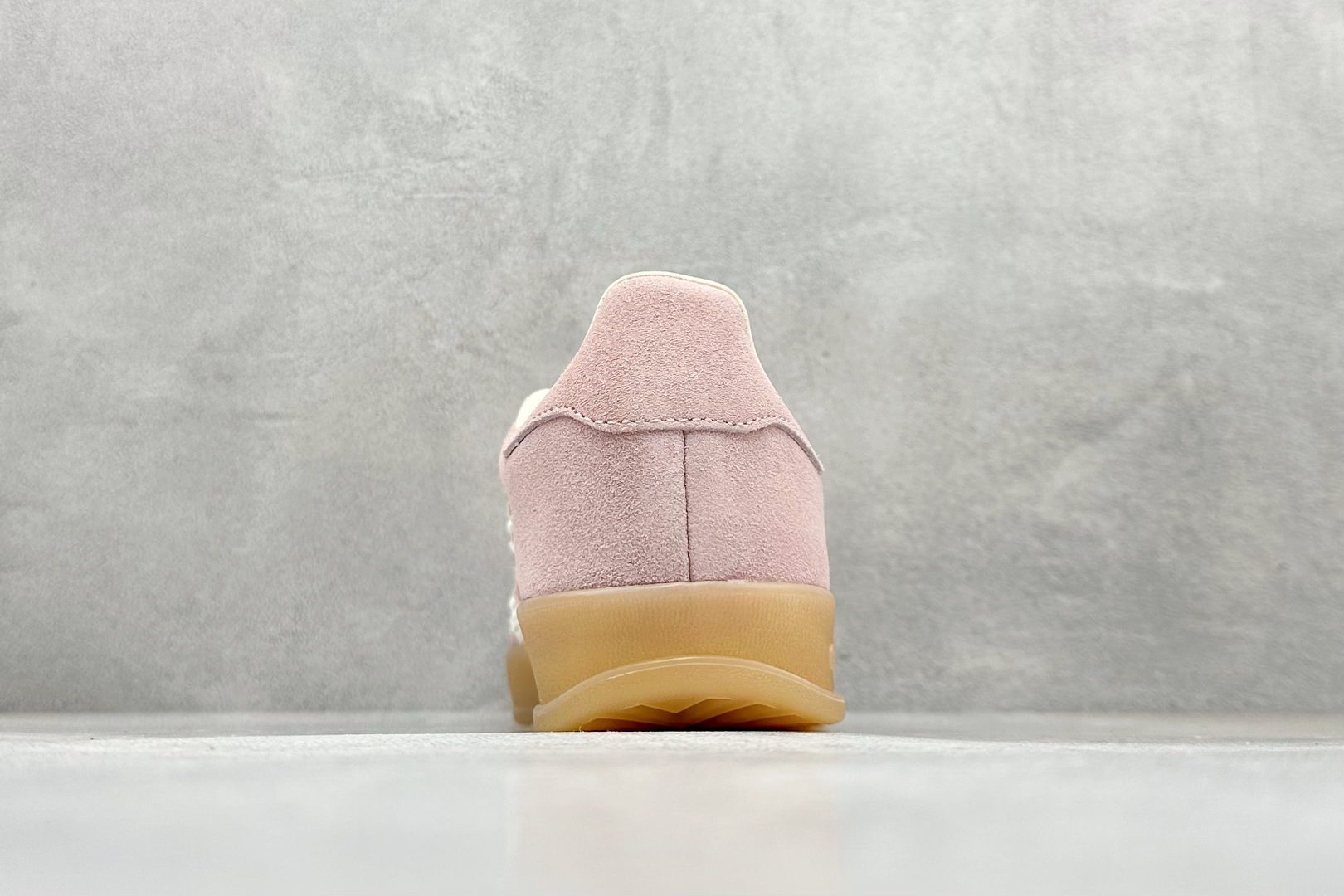 Adidas Originals Gazelle Indoor三叶草复古休闲防滑耐磨低帮板鞋 JS1413-Top High Quatity Cheap Sneakers Fashion Clothing Clothes Bags handbags Shoes of all Brand wholesale With The best Quality And Beautiful Price from China Factory Chinese suppliers wholesaler seller Adidas Originals Gazelle Indoor三叶草复古休闲防滑耐磨低帮板鞋 JS1413