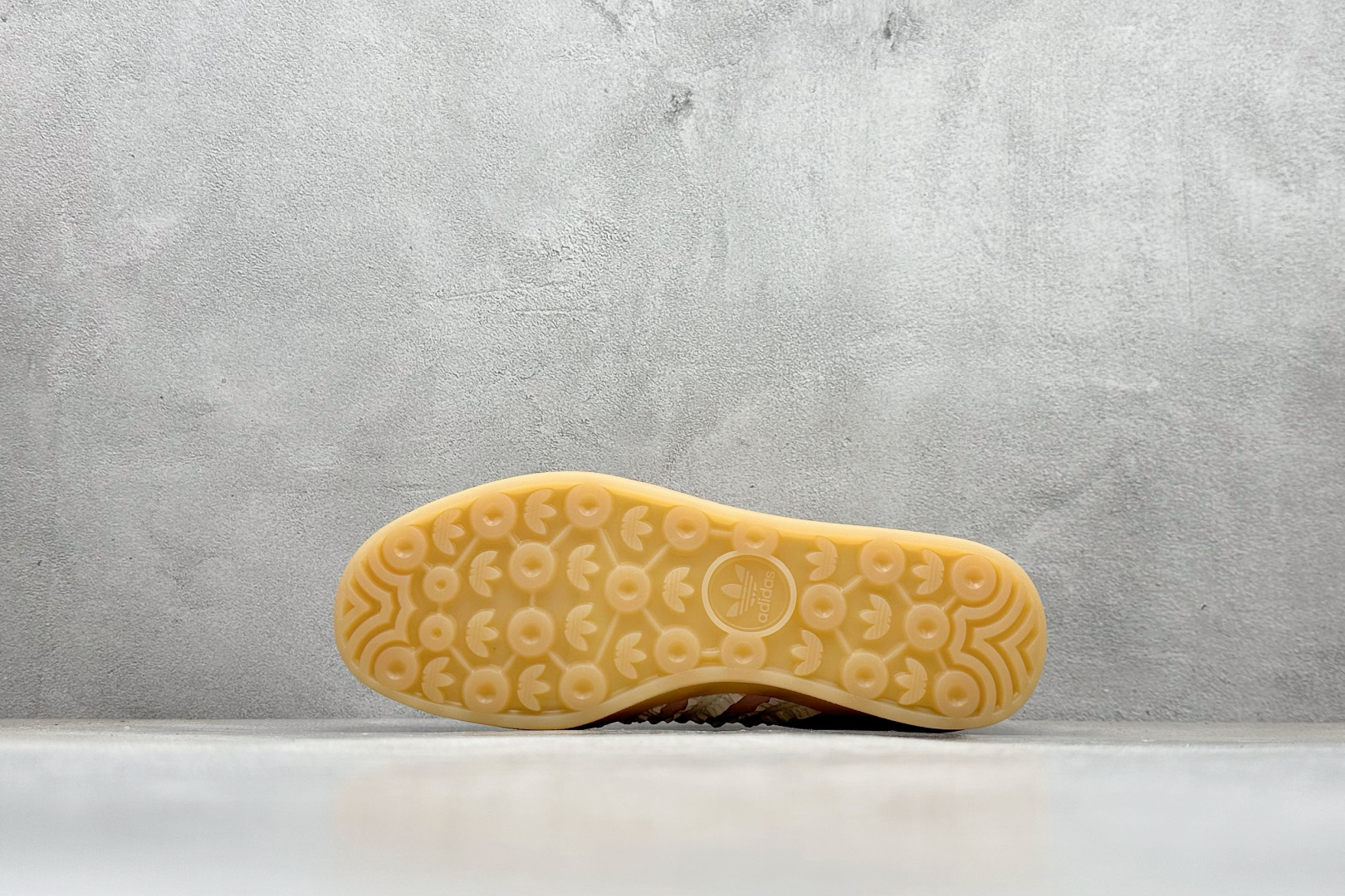 Adidas Originals Gazelle Indoor三叶草复古休闲防滑耐磨低帮板鞋 JS1413-Top High Quatity Cheap Sneakers Fashion Clothing Clothes Bags handbags Shoes of all Brand wholesale With The best Quality And Beautiful Price from China Factory Chinese suppliers wholesaler seller Adidas Originals Gazelle Indoor三叶草复古休闲防滑耐磨低帮板鞋 JS1413