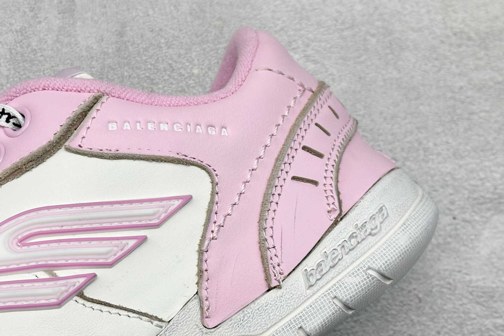 400 OK版Balenciaga Hamptons Worn-Out 巴黎世家十八18代 涤纶（聚酯纤维）牛皮革 圆头系带 低帮 生活休闲鞋板鞋