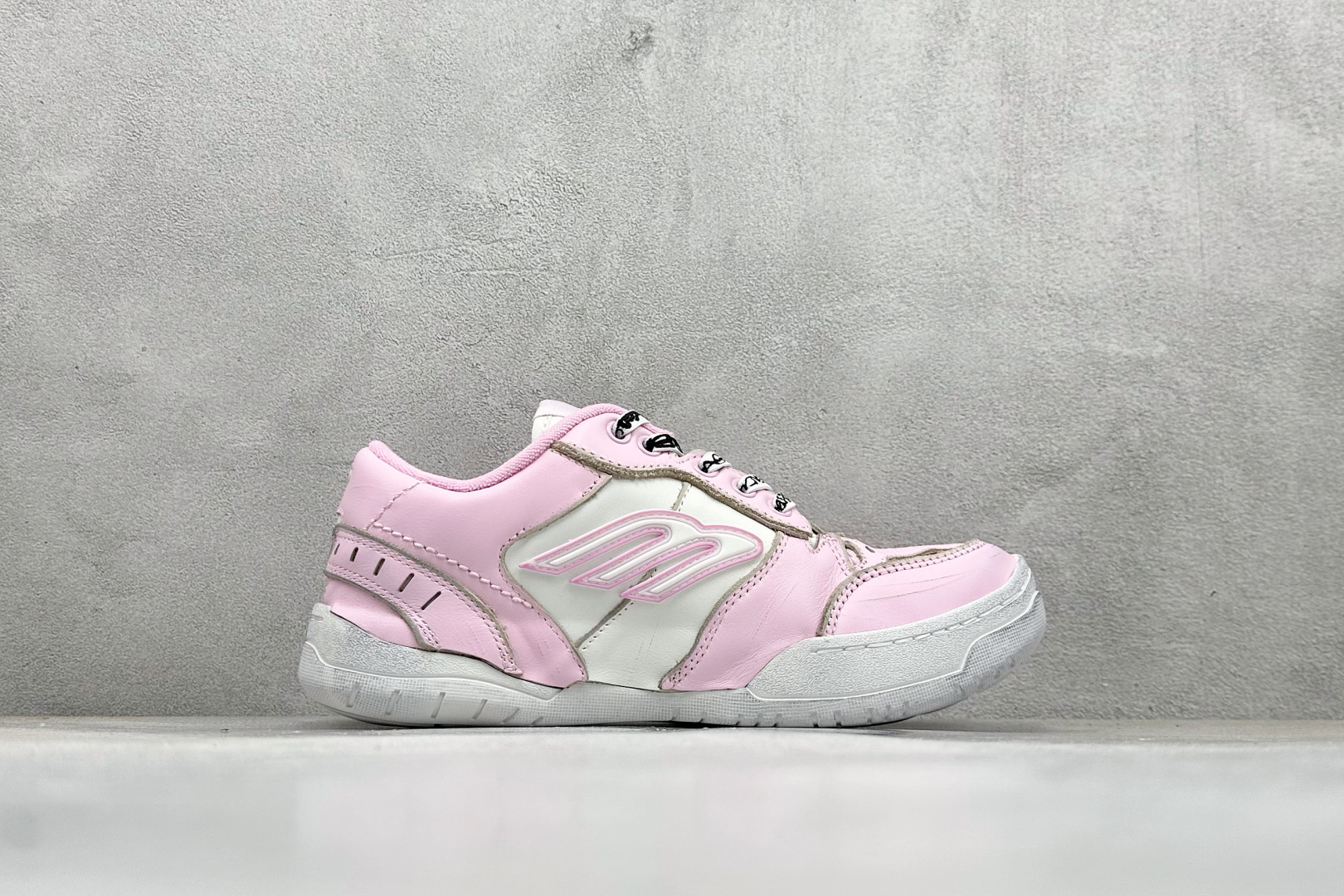 400 OK版Balenciaga Hamptons Worn-Out 巴黎世家十八18代 涤纶（聚酯纤维）牛皮革 圆头系带 低帮 生活休闲鞋板鞋