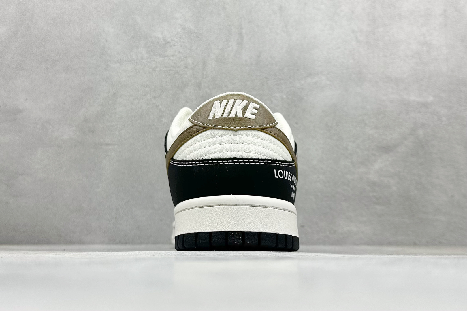 280 XC版Nike SB Dunk Low“ LV联名——双拼印花” 周年高端定制 低帮休闲板鞋 CS1688-130