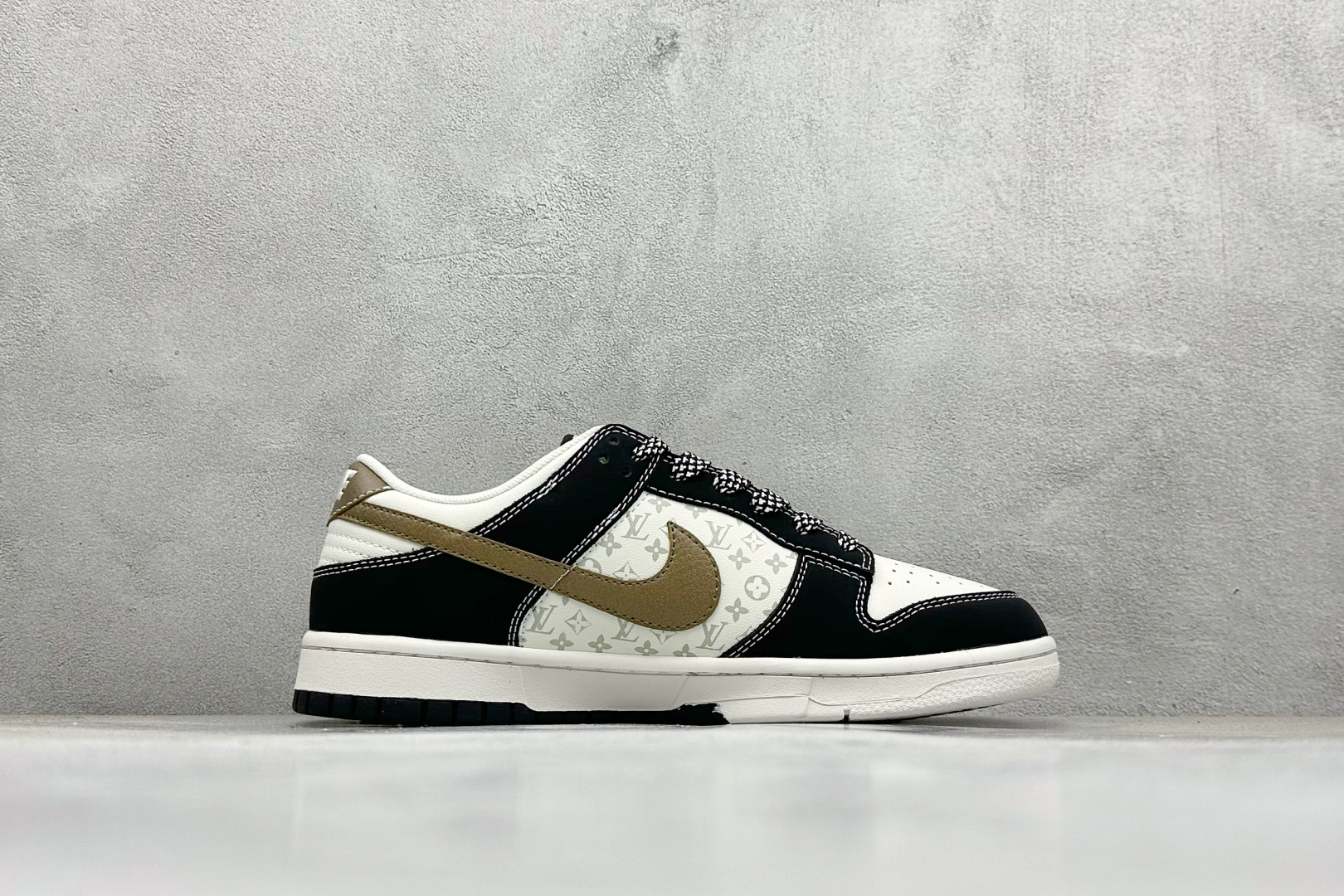 280 XC版Nike SB Dunk Low“ LV联名——双拼印花” 周年高端定制 低帮休闲板鞋 CS1688-130