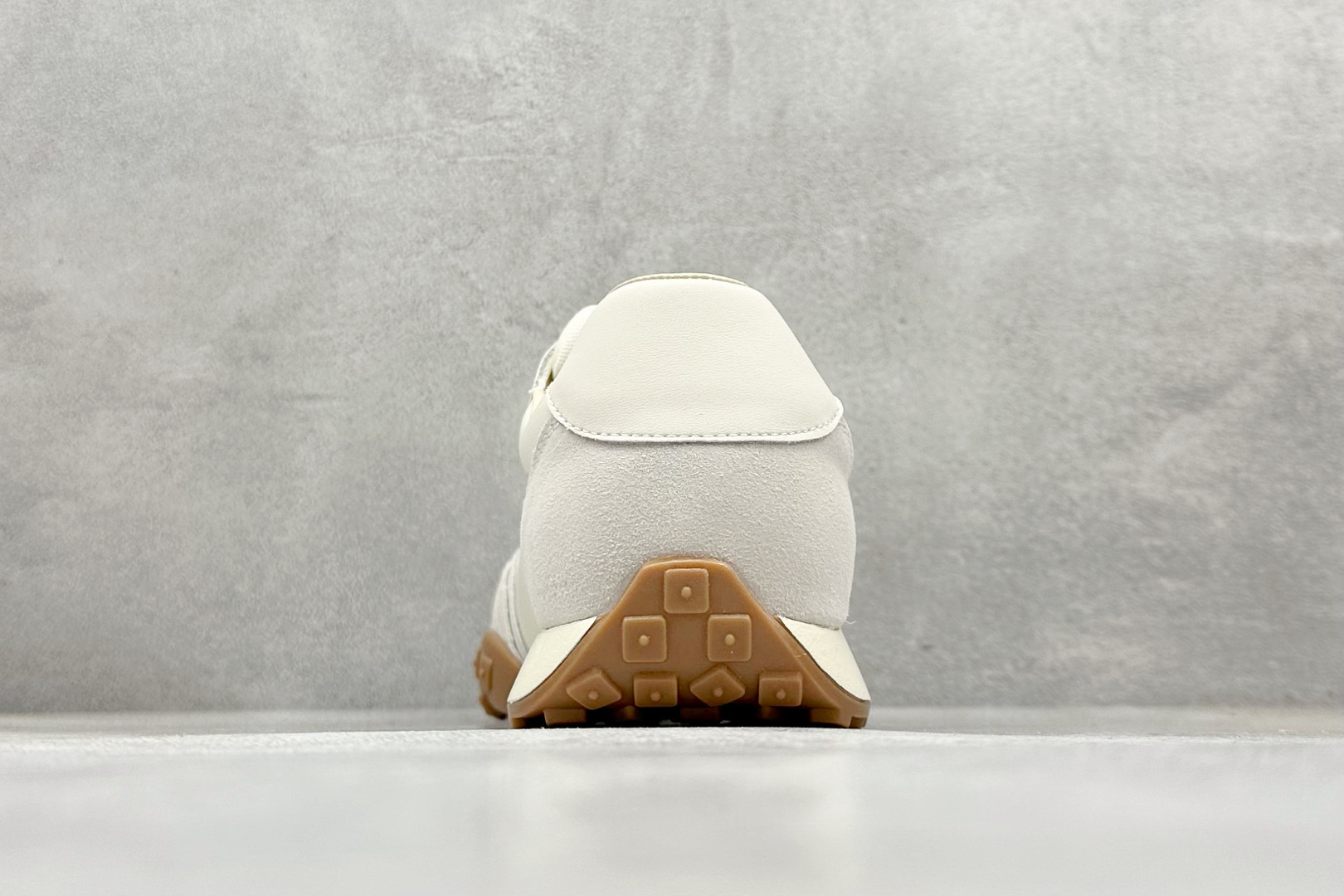 220 真美诗joypeace 小彩蛋 city walk选手 时尚单品 精美花纹刺绣 防滑棋盘厚底 德训鞋 阿甘鞋低帮生活休闲鞋