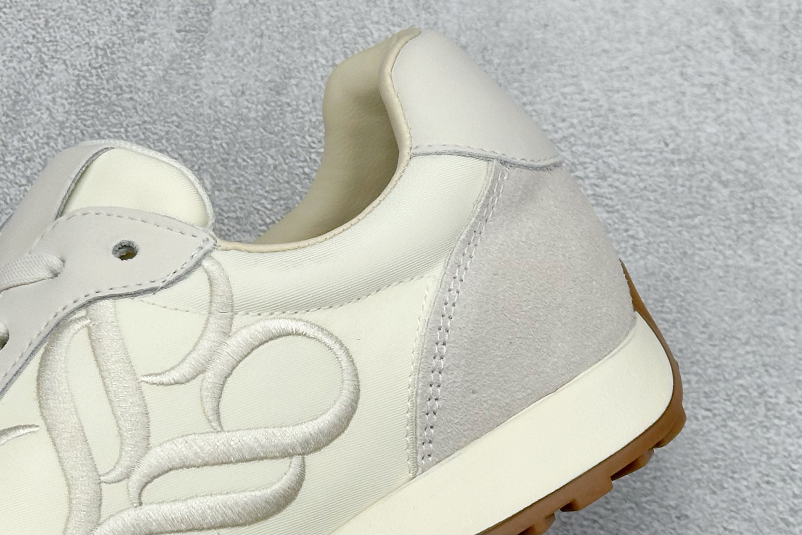 220 真美诗joypeace 小彩蛋 city walk选手 时尚单品 精美花纹刺绣 防滑棋盘厚底 德训鞋 阿甘鞋低帮生活休闲鞋