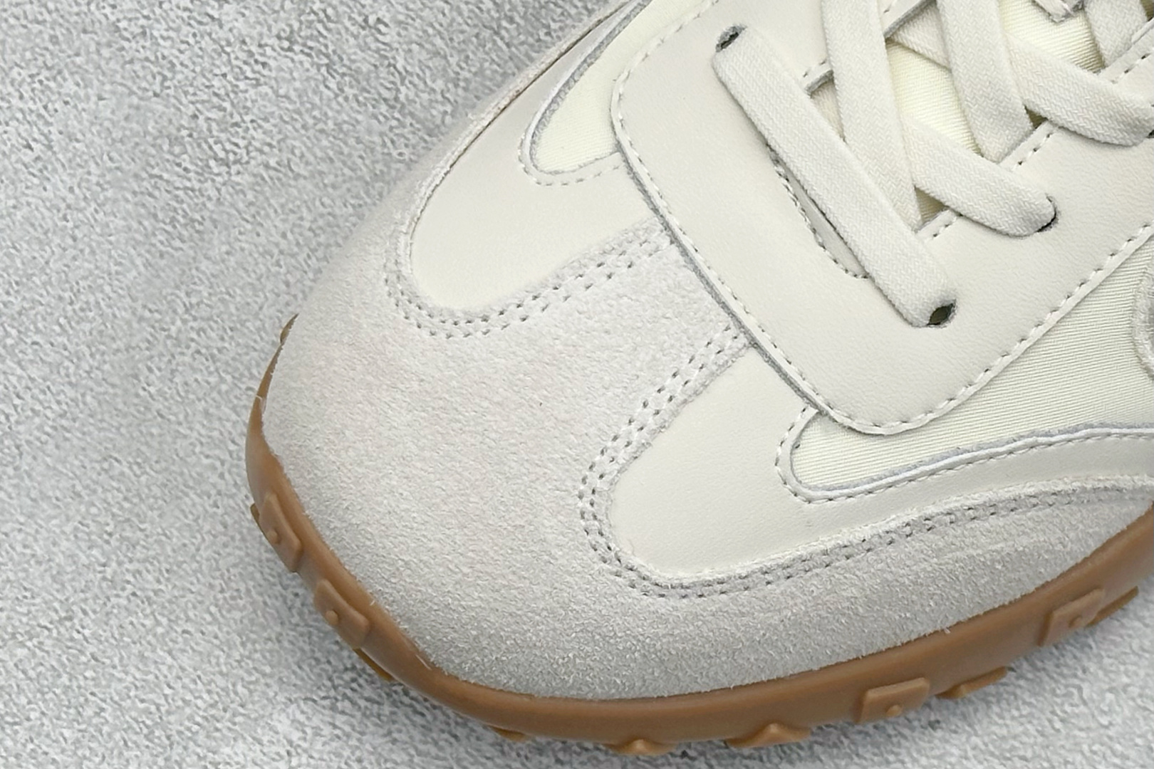 220 真美诗joypeace 小彩蛋 city walk选手 时尚单品 精美花纹刺绣 防滑棋盘厚底 德训鞋 阿甘鞋低帮生活休闲鞋