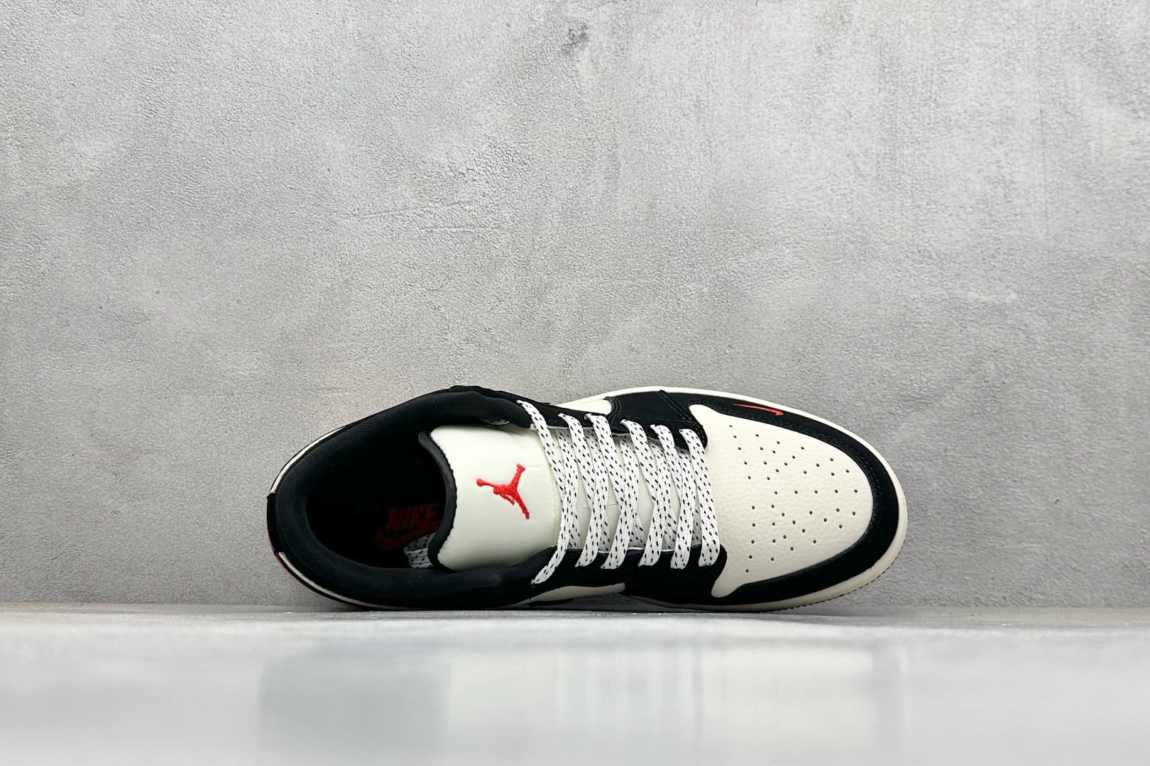 Travis Scott Air Jordan 1 Low PLAY联名合作融合了Travis Scott 独特的潮流风格 LJ8888-005