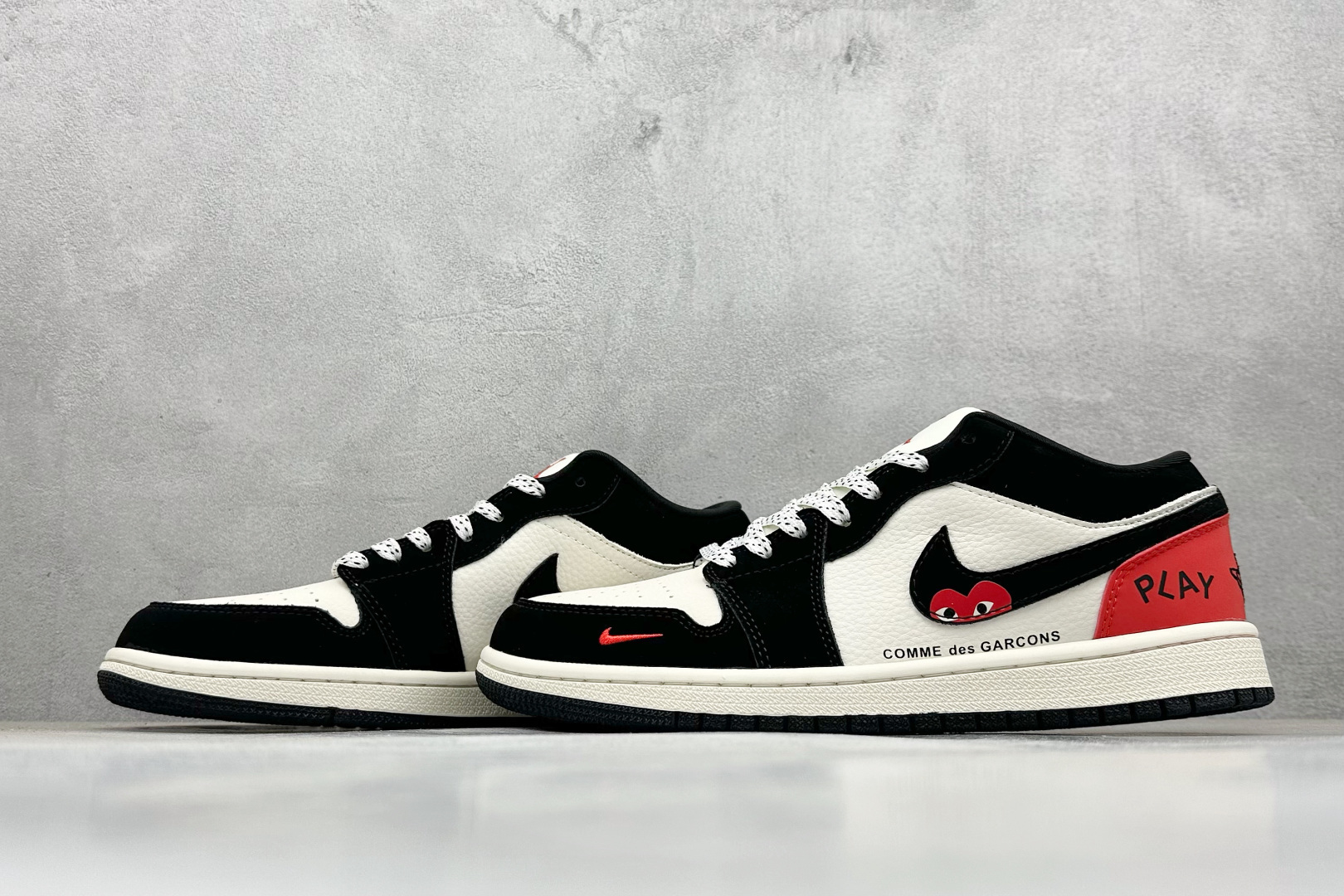 Travis Scott Air Jordan 1 Low PLAY联名合作融合了Travis Scott 独特的潮流风格 LJ8888-005