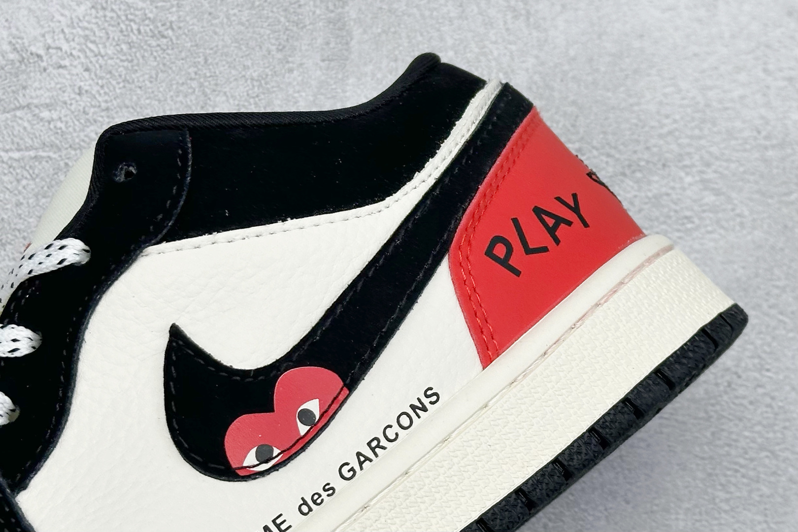 Travis Scott Air Jordan 1 Low PLAY联名合作融合了Travis Scott 独特的潮流风格 LJ8888-005