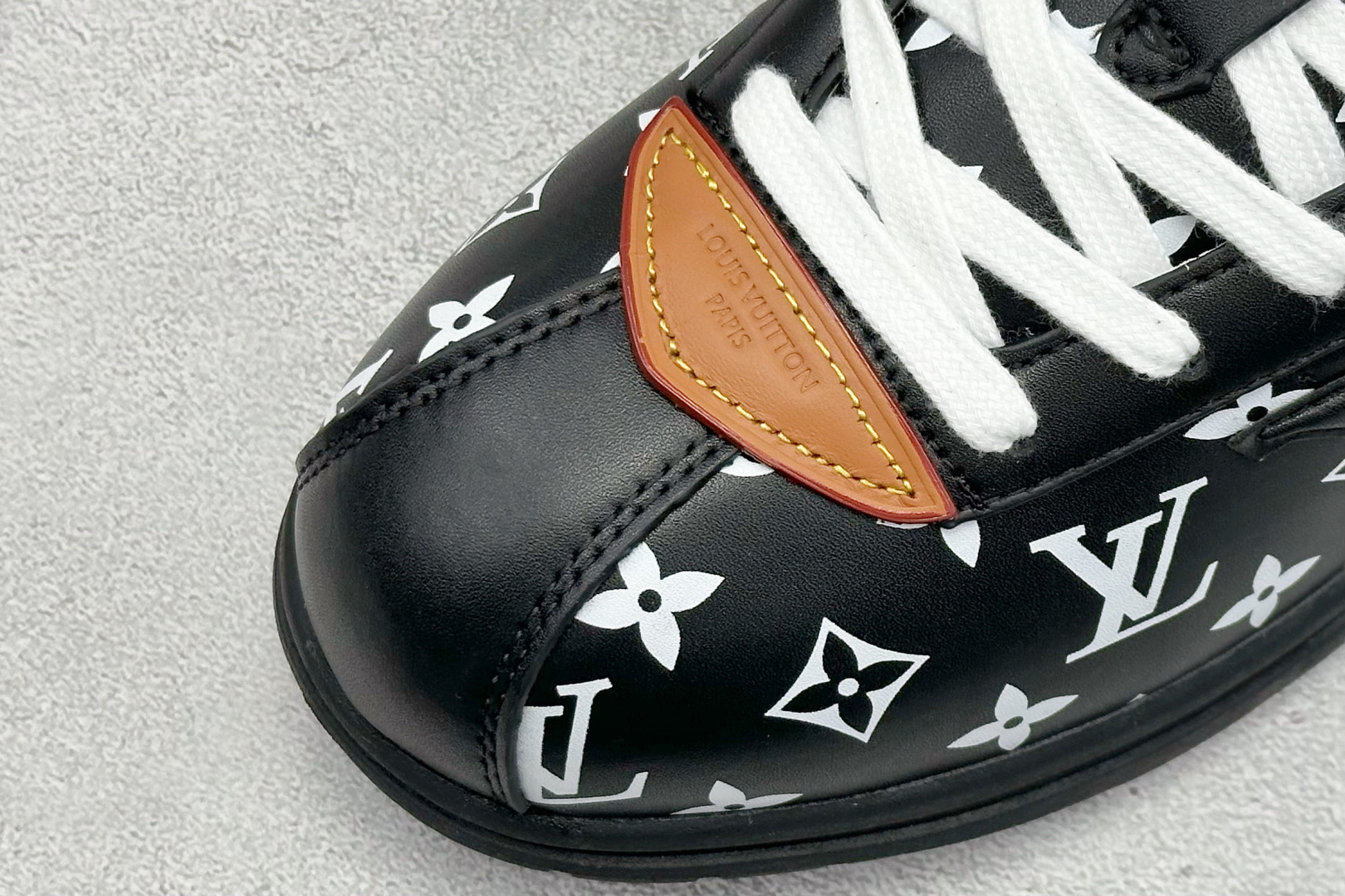 260 Louis Vuitton LV x Nigo联名款 Buttersoft FW25 最新款阿甘休闲运动面包鞋