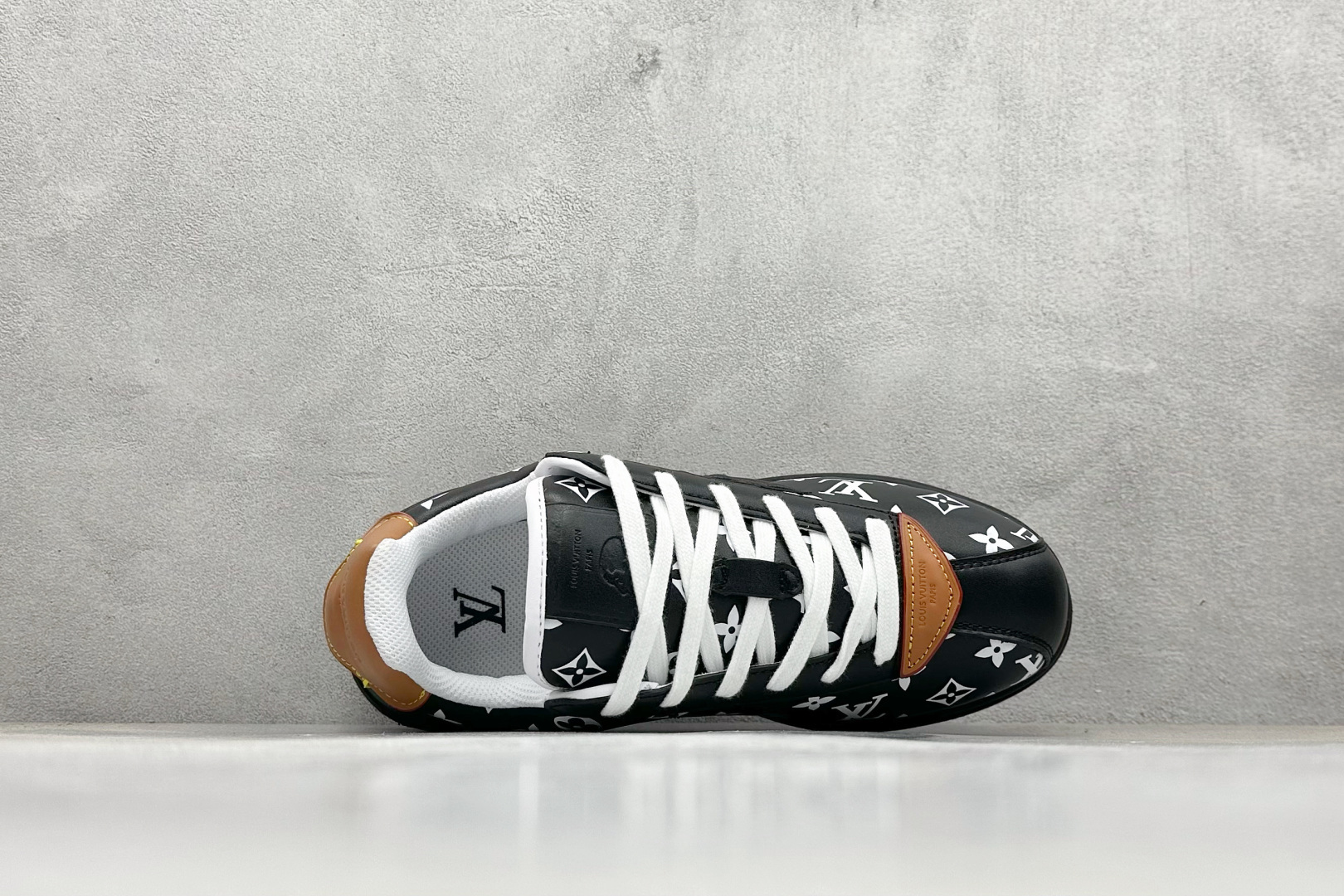 260 Louis Vuitton LV x Nigo联名款 Buttersoft FW25 最新款阿甘休闲运动面包鞋