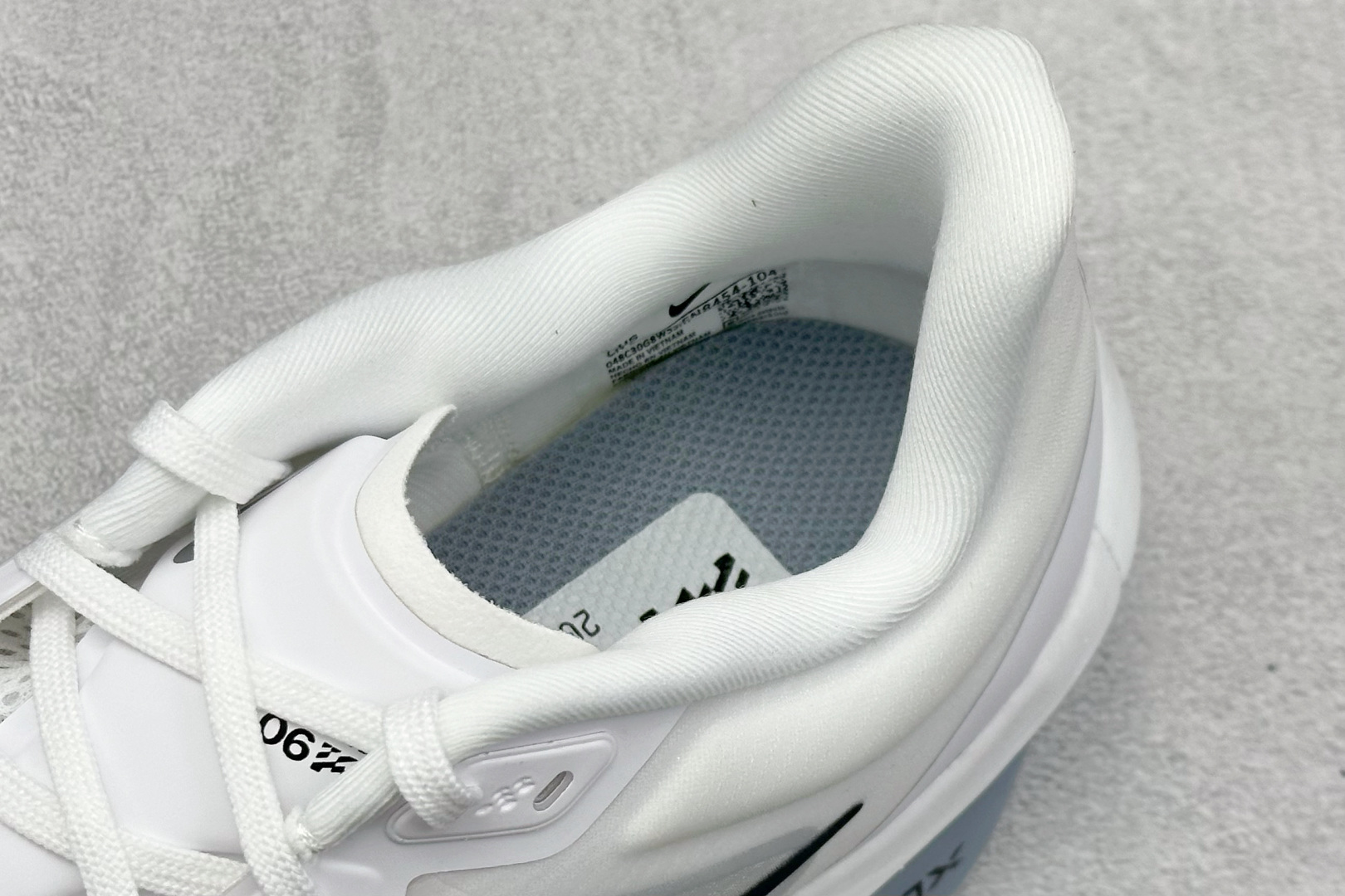 220 Nike Zoom Fly 6 耐克超弹轻盈跑步鞋 FN8454-104