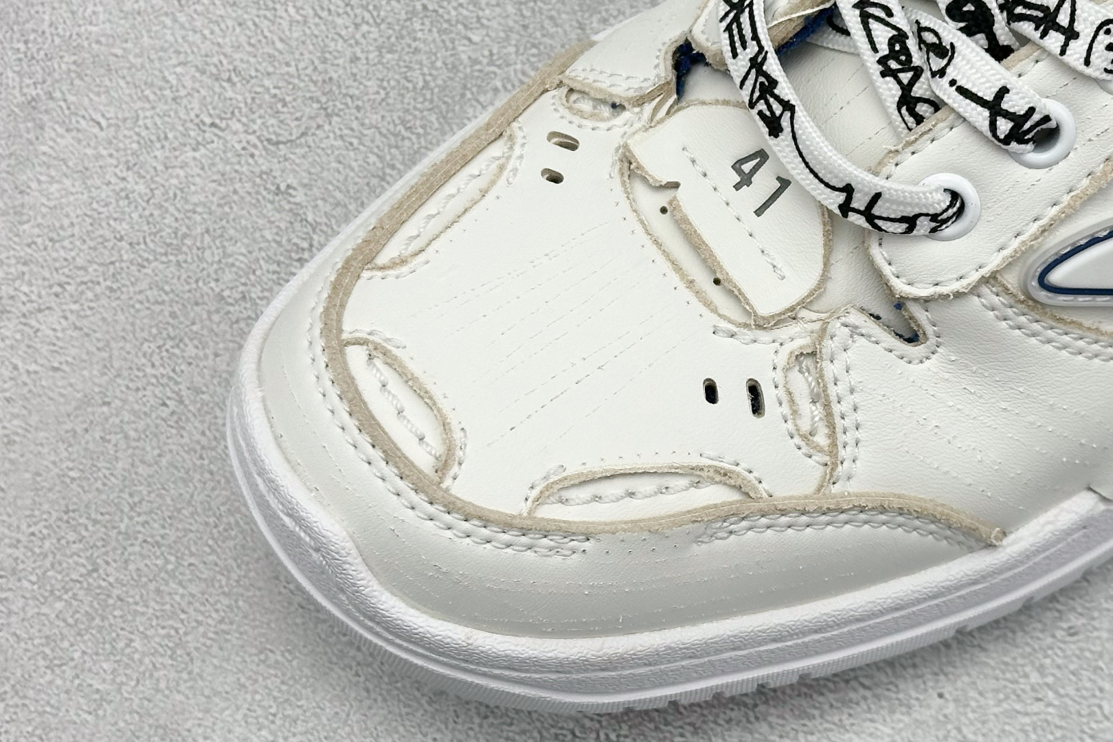 250 I8Balenciaga Hamptons Worn-Out 巴黎世家十八代 牛皮革 圆头系带 低帮 生活休闲鞋板鞋 841765WCURB