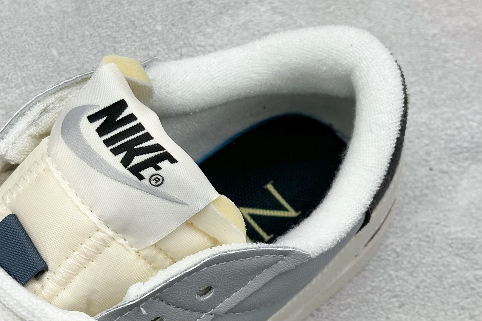 PG版Nike Blazer low 77 JUMBO 开括者大勾低帮休闲板鞋 FJ5467-077