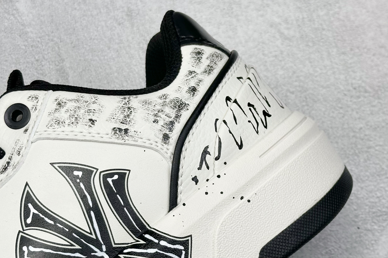 260 MLB NY 印花网红学长鞋 定制涂鸦恶作剧 内增高6cm 3ASXCA12N