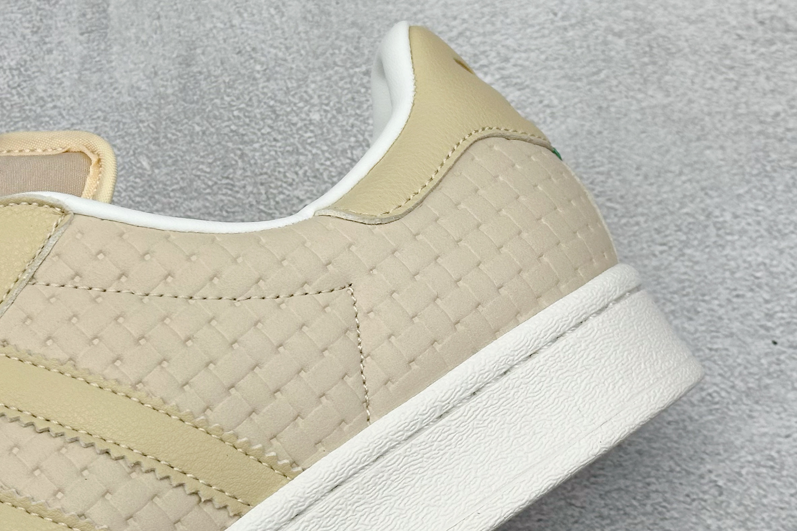 Adidas Originals Superstar 贝壳头 JS2593-High Quatity Cheap Brand wholesale wholesaler seller Clothes Bags handbags Sneakers Top Fashion Clothing Shoes from China Factory Chinese suppliers best Quality Beautiful Price Adidas Originals Superstar 贝壳头 JS2593