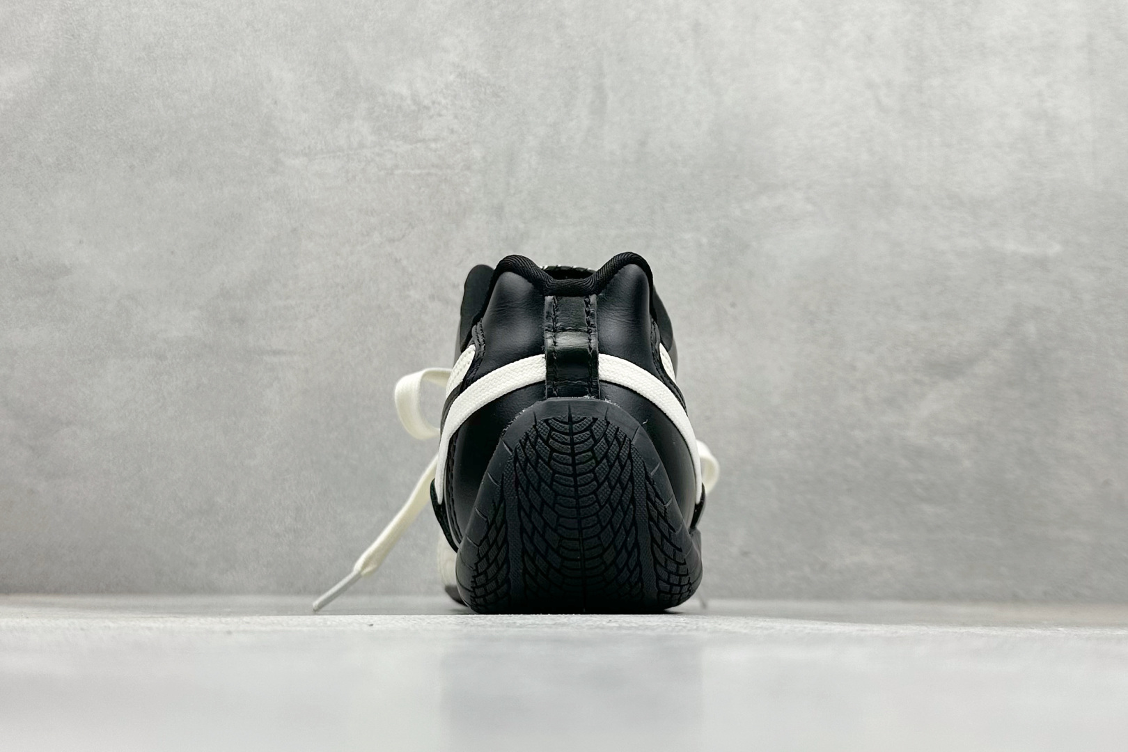 头层Rose x PUMA彪马 Speedcat 系列 联名款 赛车 德训双鞋带 绑带休闲运动低帮板鞋 404391-01