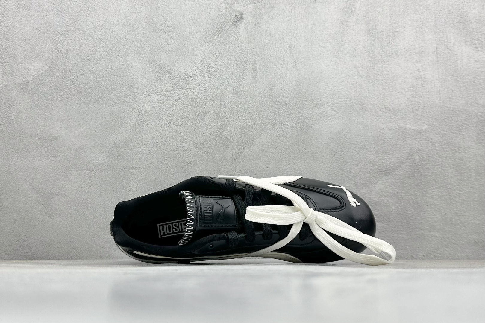 头层Rose x PUMA彪马 Speedcat 系列 联名款 赛车 德训双鞋带 绑带休闲运动低帮板鞋 404391-01