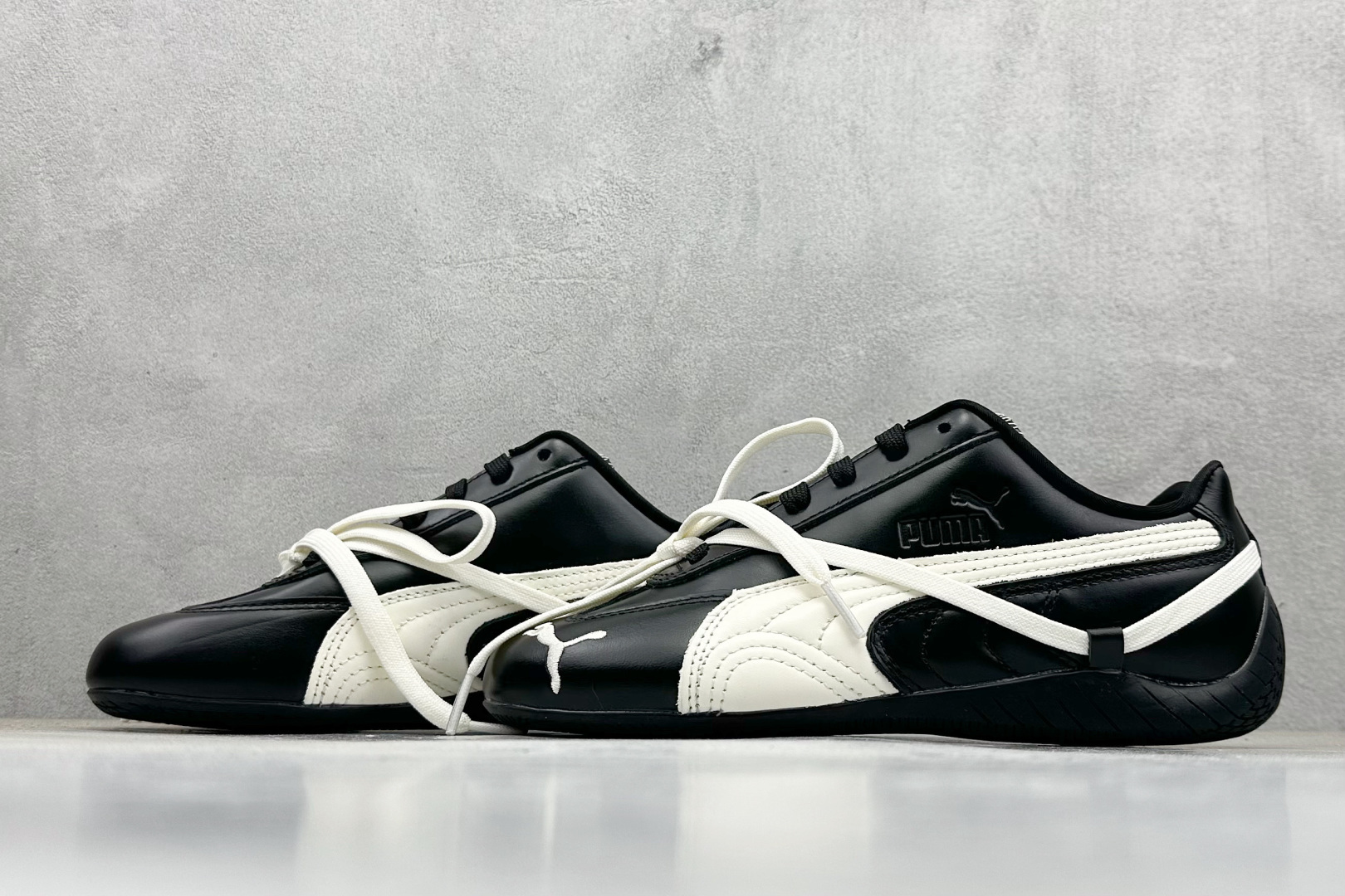 头层Rose x PUMA彪马 Speedcat 系列 联名款 赛车 德训双鞋带 绑带休闲运动低帮板鞋 404391-01