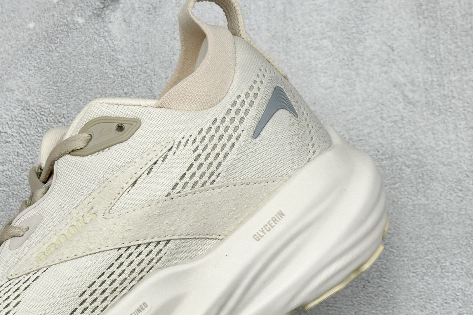 190 Z版Brooks 布鲁克斯 Glycerin 22 超弹轻盈跑步鞋 110445 1D 252