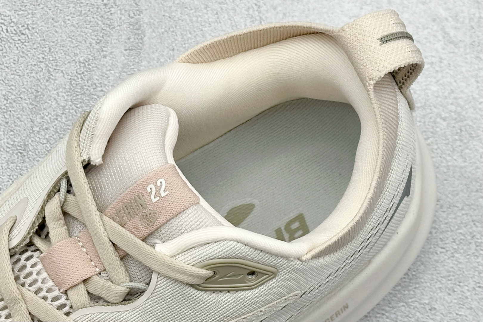 190 Z版Brooks 布鲁克斯 Glycerin 22 超弹轻盈跑步鞋 110445 1D 252