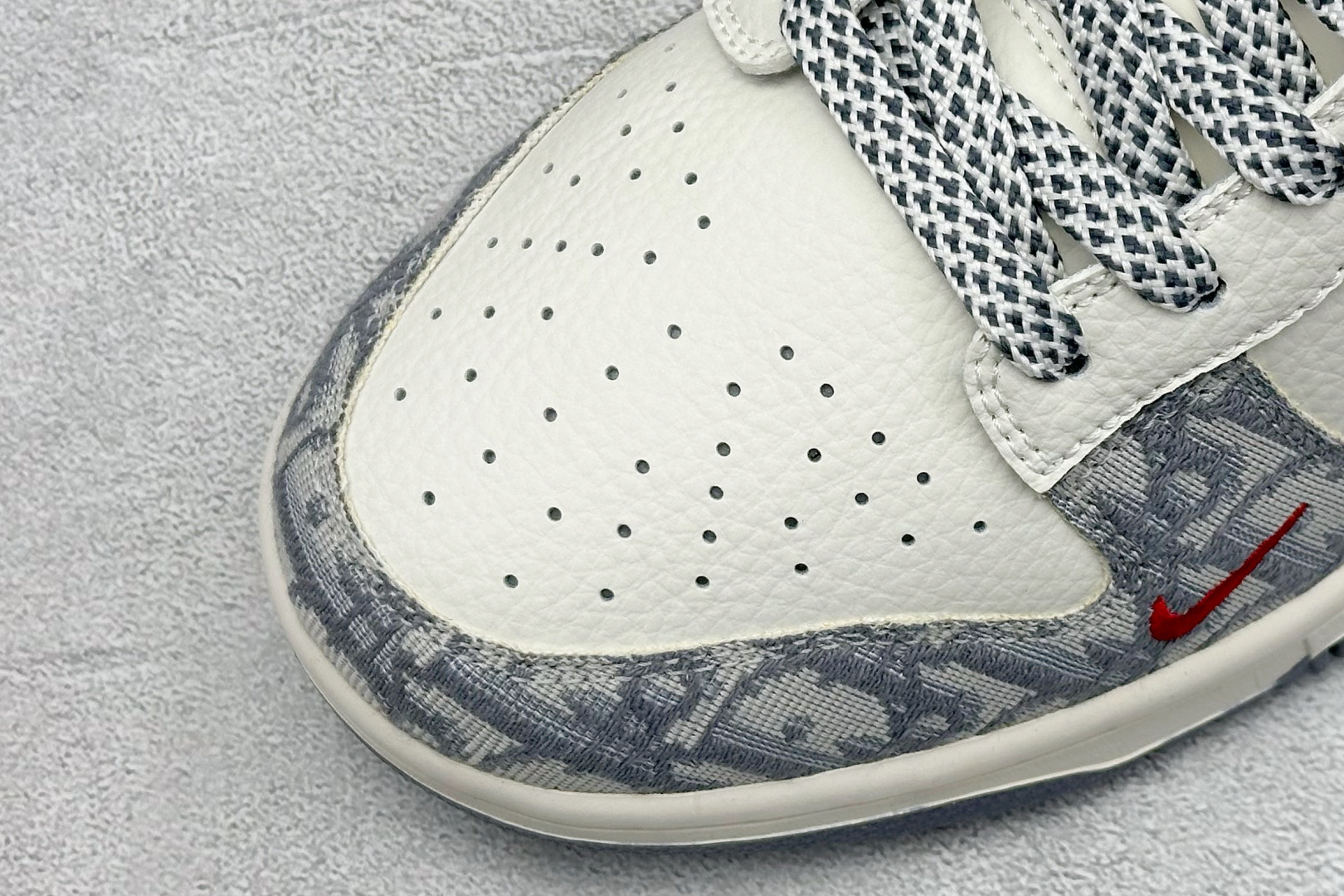 XC版Nike SB Dunk Low“迪奥灰花纹” 周年高端定制 低帮休闲板鞋 CS1688-122