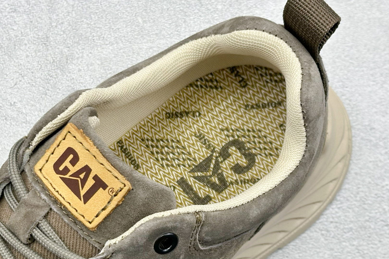 220 CAT/卡特 硬汉土机品牌 Tramp Hike Low 户外休闲低帮男鞋-Chinese UA Cheap High Quatity Brand Clothes Bags handbags Sneakers wholesale wholesaler seller from China Factory suppliers Fashion Clothing Shoes best Quality Beautiful Price 220 CAT/卡特 硬汉土机品牌 Tramp Hike Low 户外休闲低帮男鞋