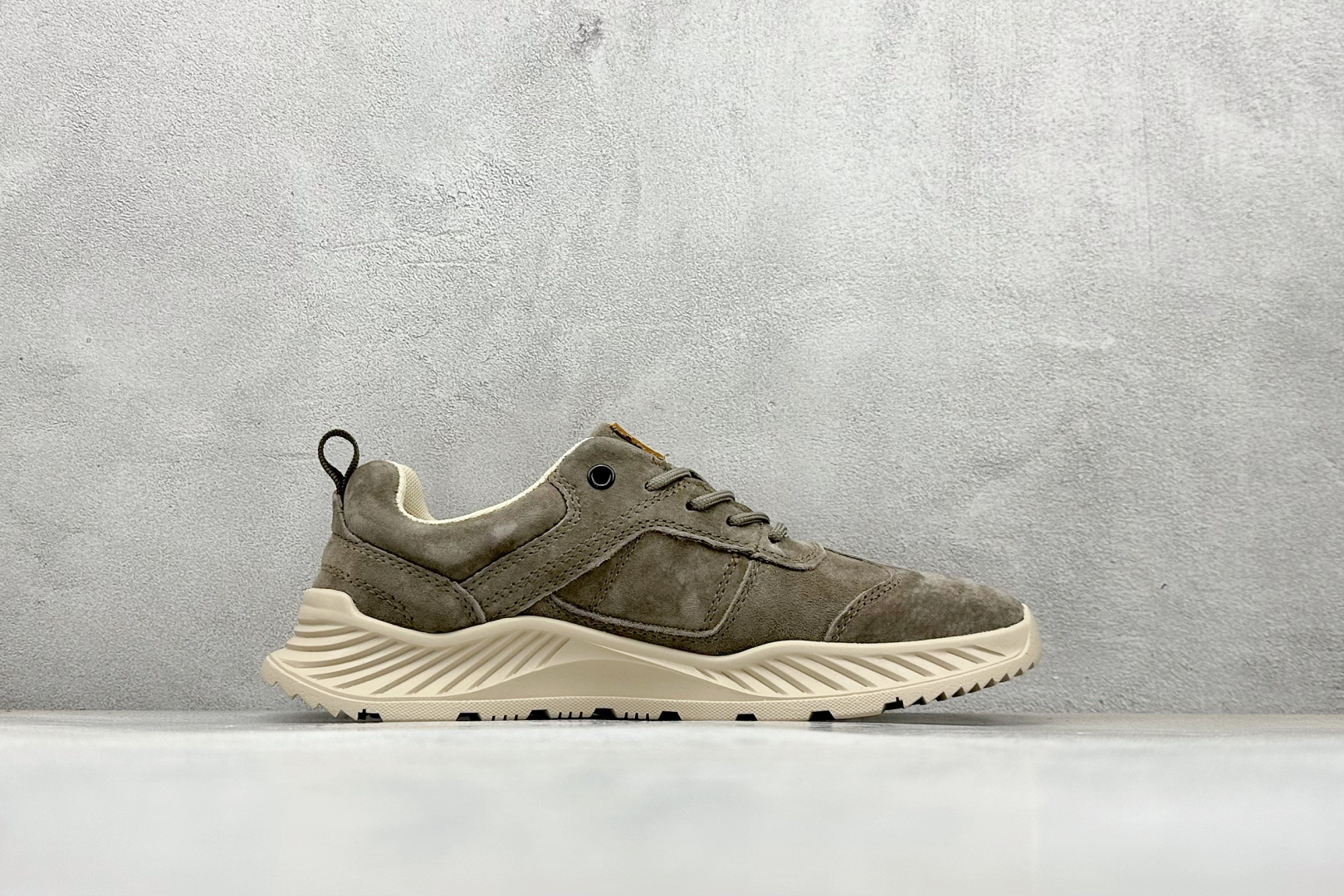 220 CAT/卡特 硬汉土机品牌 Tramp Hike Low 户外休闲低帮男鞋-Chinese UA Cheap High Quatity Brand Clothes Bags handbags Sneakers wholesale wholesaler seller from China Factory suppliers Fashion Clothing Shoes best Quality Beautiful Price 220 CAT/卡特 硬汉土机品牌 Tramp Hike Low 户外休闲低帮男鞋