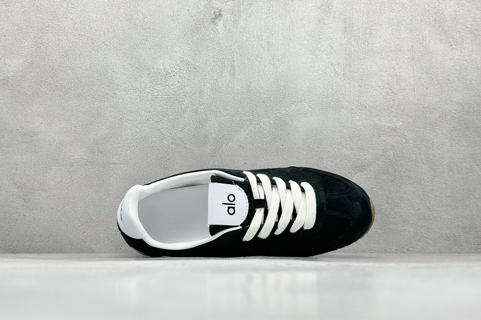 240 K版Alo Yoga Sunset Sneaker 徳训生活休闲鞋 黑色 A0891U-Black