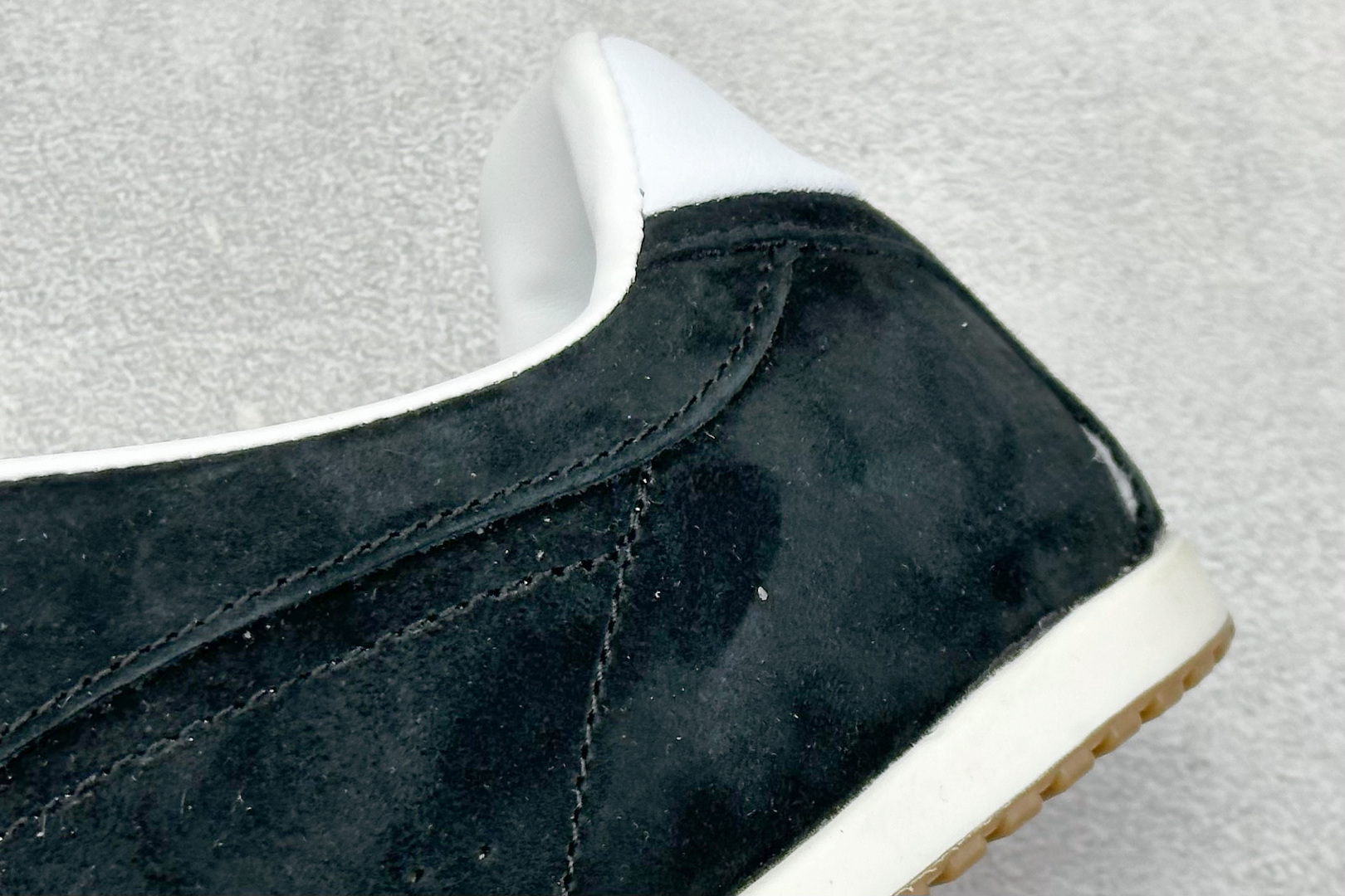 240 K版Alo Yoga Sunset Sneaker 徳训生活休闲鞋 黑色 A0891U-Black