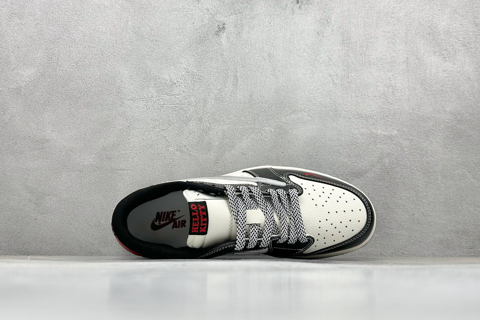 Travis Scott x Nike Air Jordan 1 Low x Hello Kitty Air Jordan 1 Low 反转黑白小勾满天星倒钩 HS8068-065