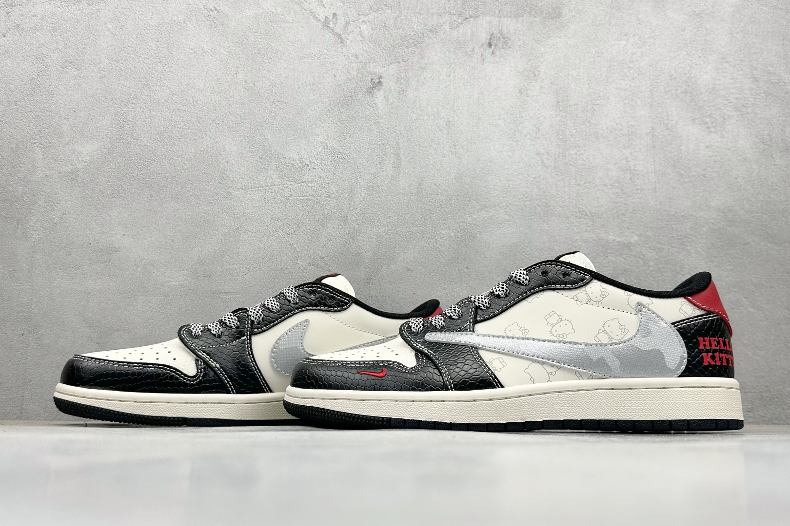 Travis Scott x Nike Air Jordan 1 Low x Hello Kitty Air Jordan 1 Low 反转黑白小勾满天星倒钩 HS8068-065