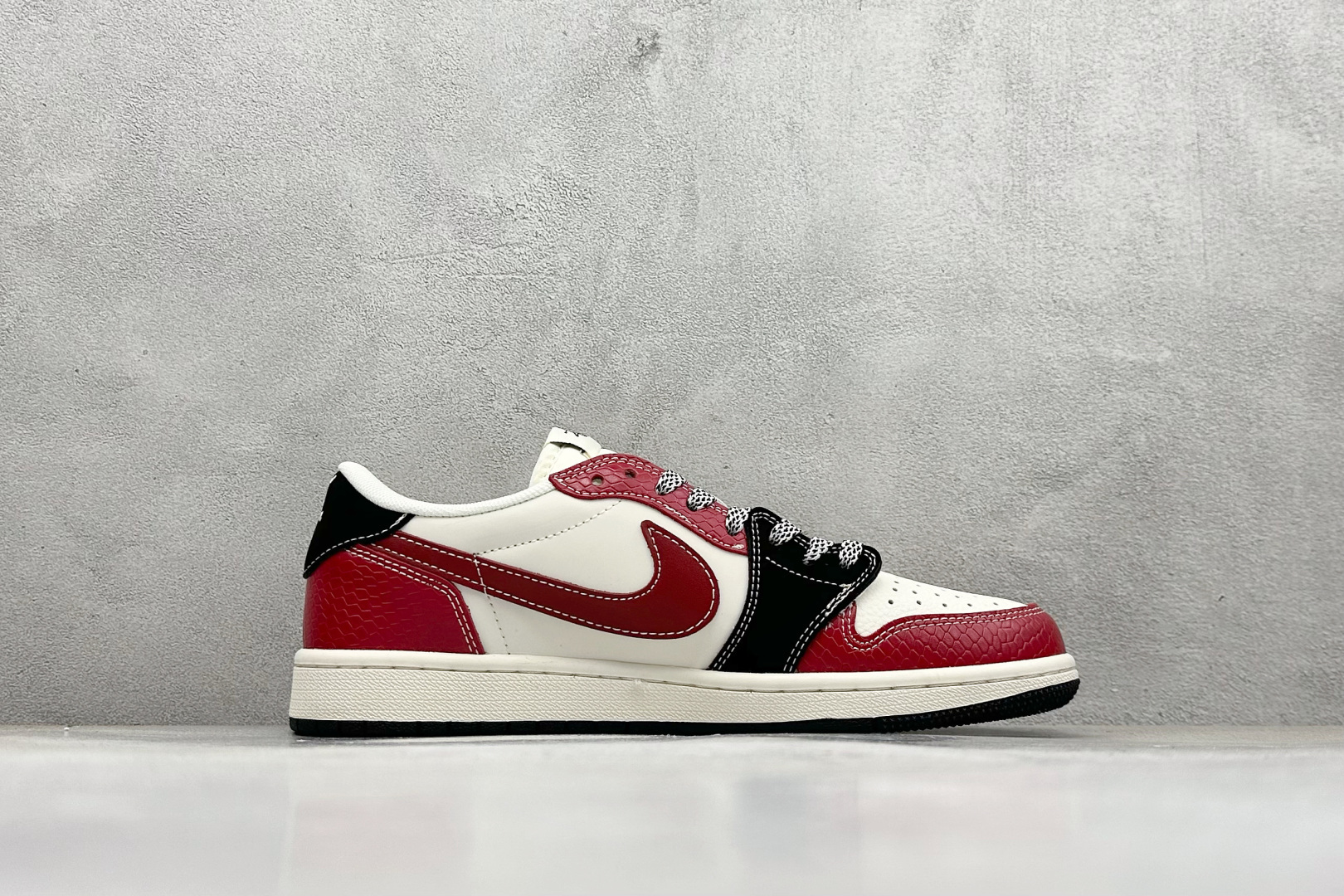 Travis Scott x Nike Air Jordan 1 Low x Stussy Air Jordan 1 Low 反转红白黑小勾满天星倒钩 HS8068-060