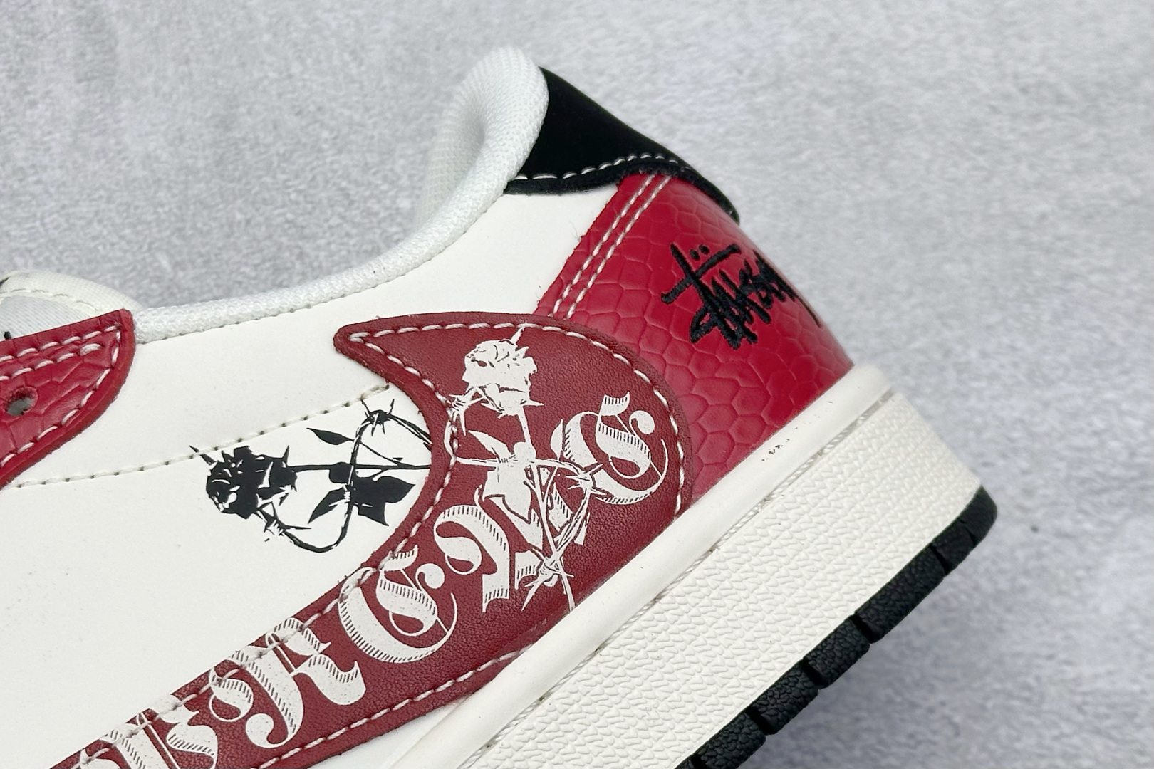 Travis Scott x Nike Air Jordan 1 Low x Stussy Air Jordan 1 Low 反转红白黑小勾满天星倒钩 HS8068-060