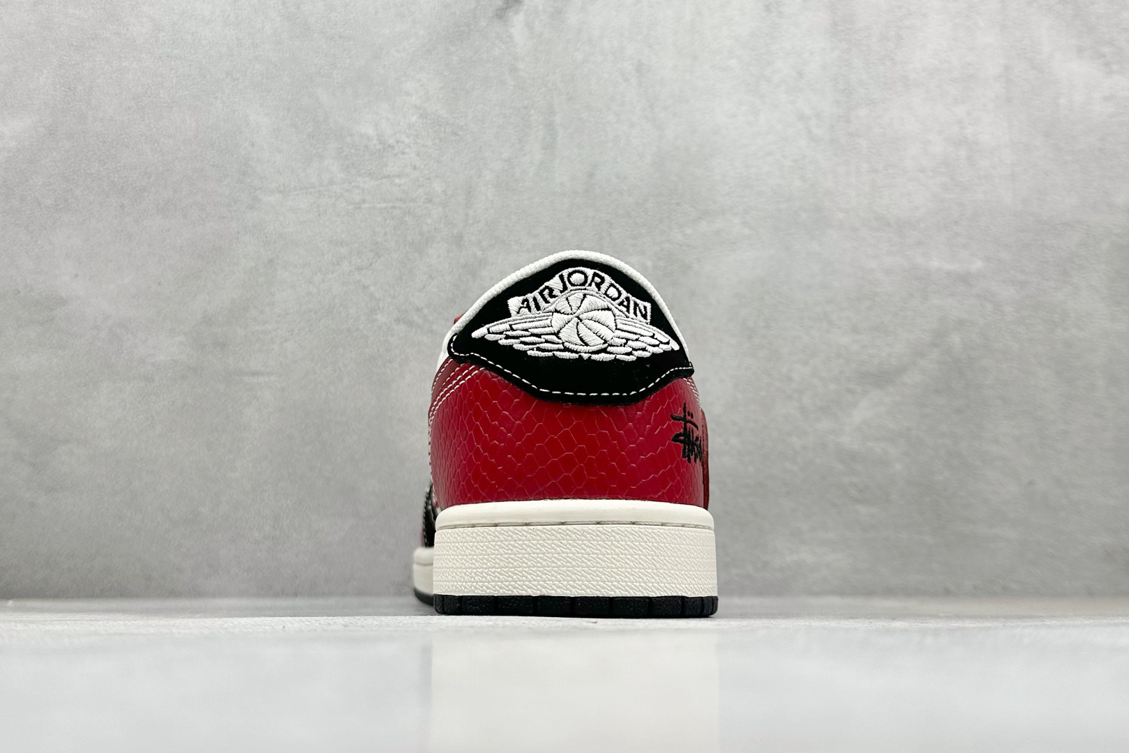 Travis Scott x Nike Air Jordan 1 Low x Stussy Air Jordan 1 Low 反转红白黑小勾满天星倒钩 HS8068-060
