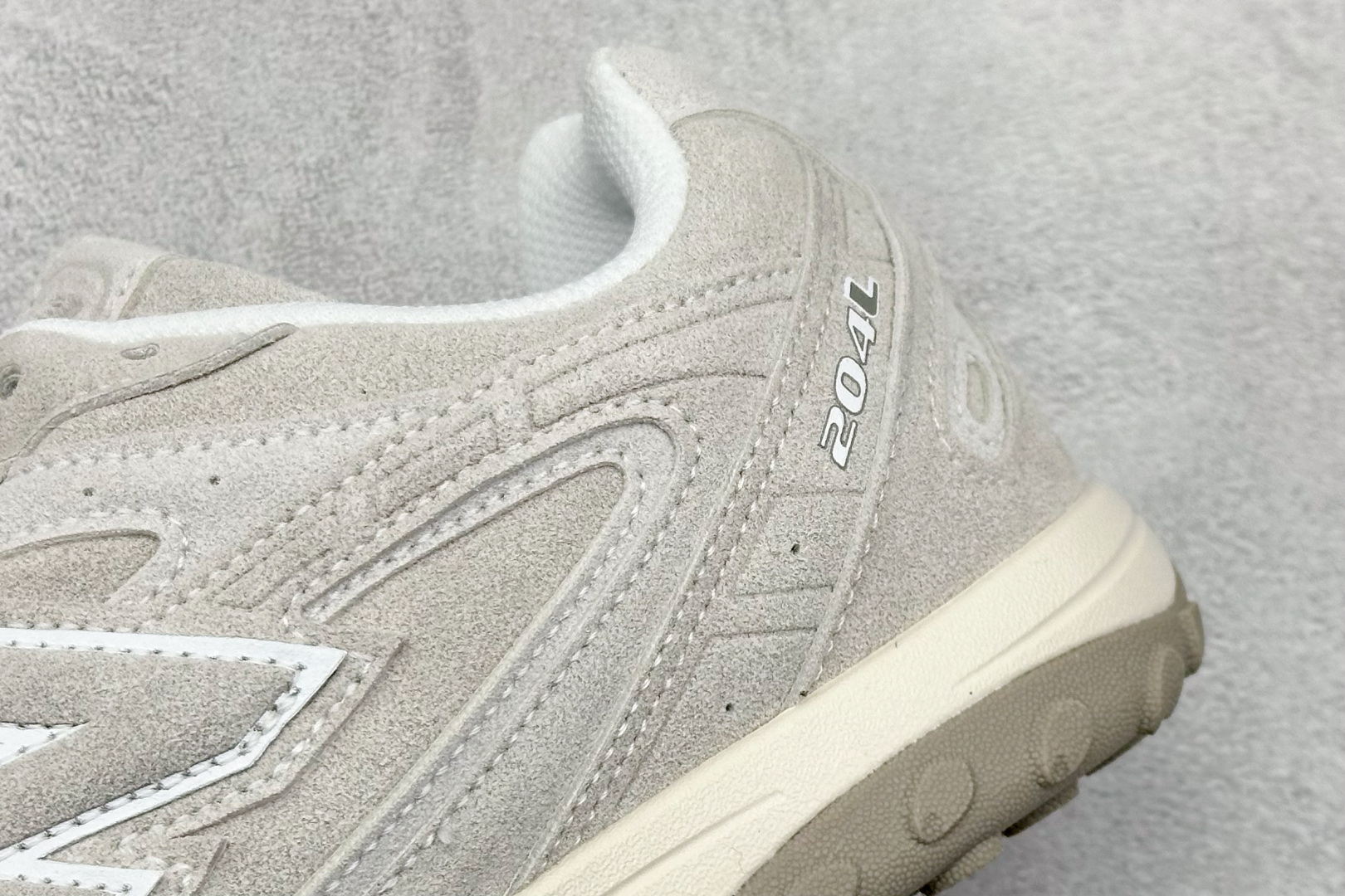 220 New Balance 204L 新百伦复古休闲运动百搭老爹跑步鞋 U204LMMC