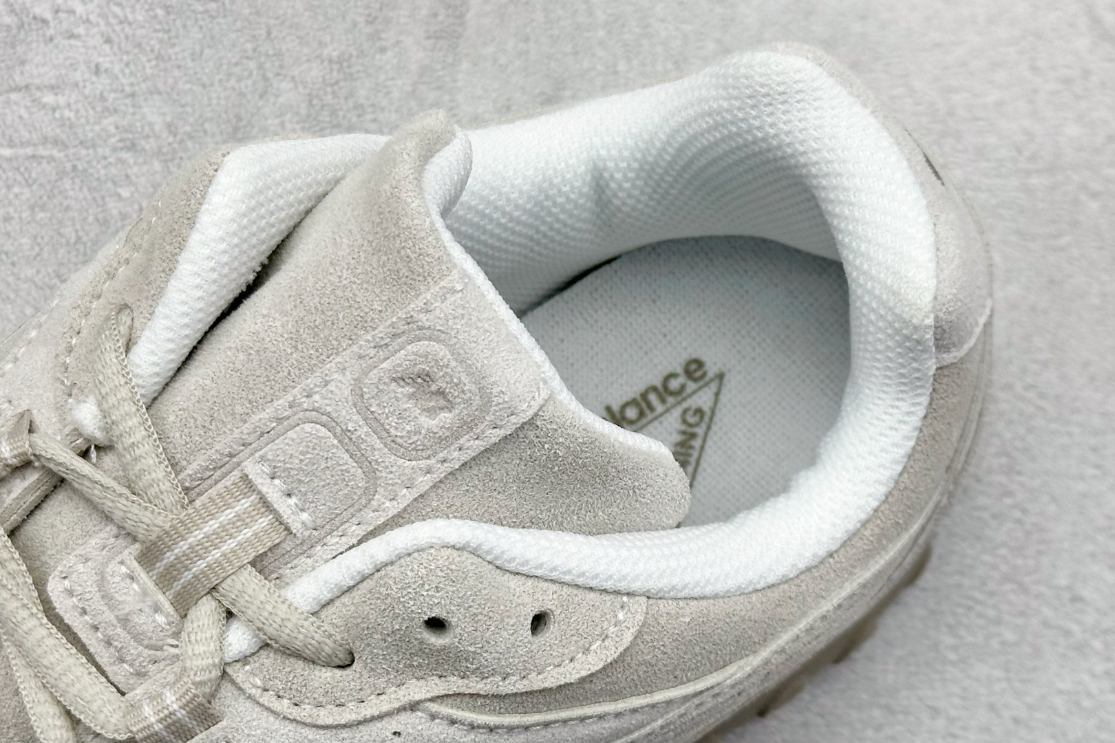 220 New Balance 204L 新百伦复古休闲运动百搭老爹跑步鞋 U204LMMC