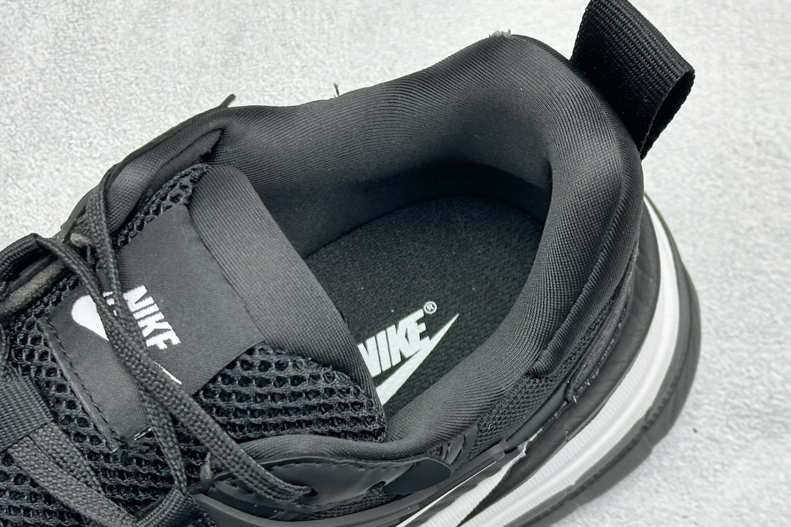 190 NK V2K Run 减震防滑复古低帮跑步鞋 FD0736-001