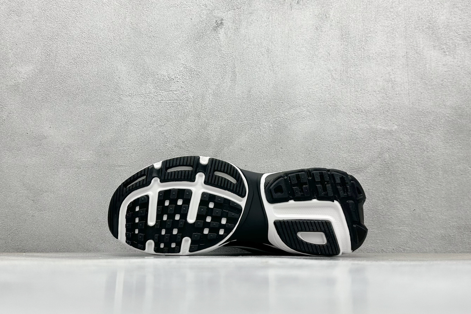 190 NK V2K Run 减震防滑复古低帮跑步鞋 FD0736-001