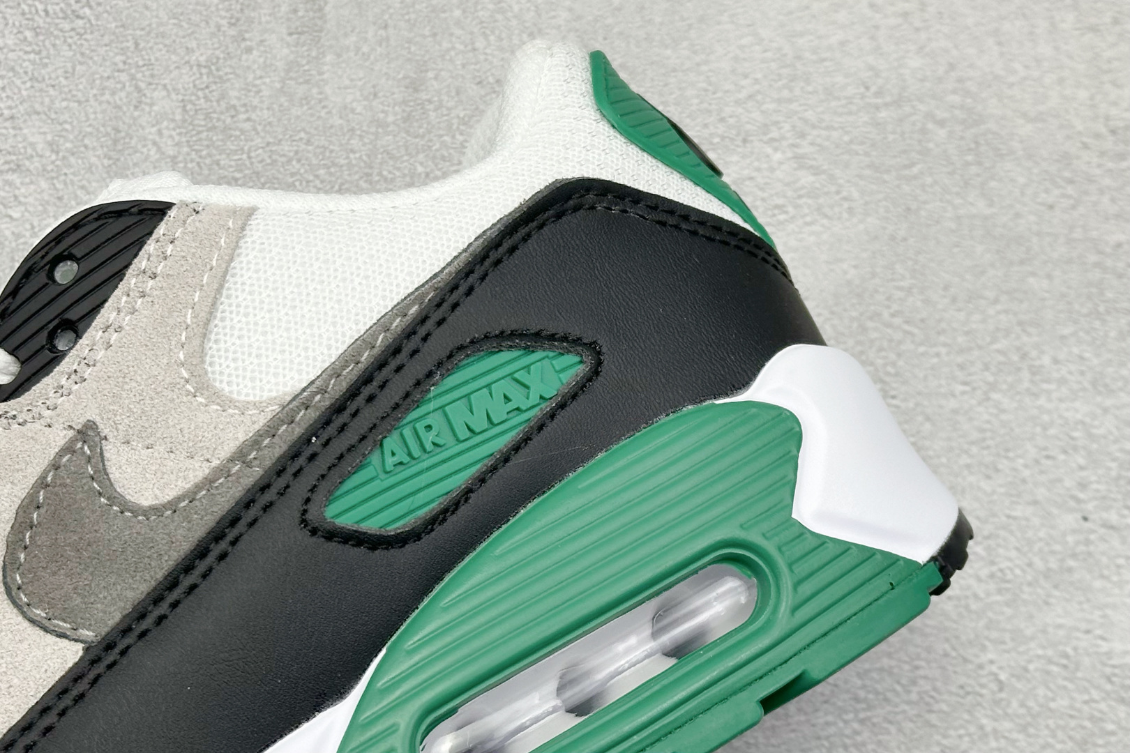 NK Air 90 气垫复古减震跑步鞋 FB9658-100