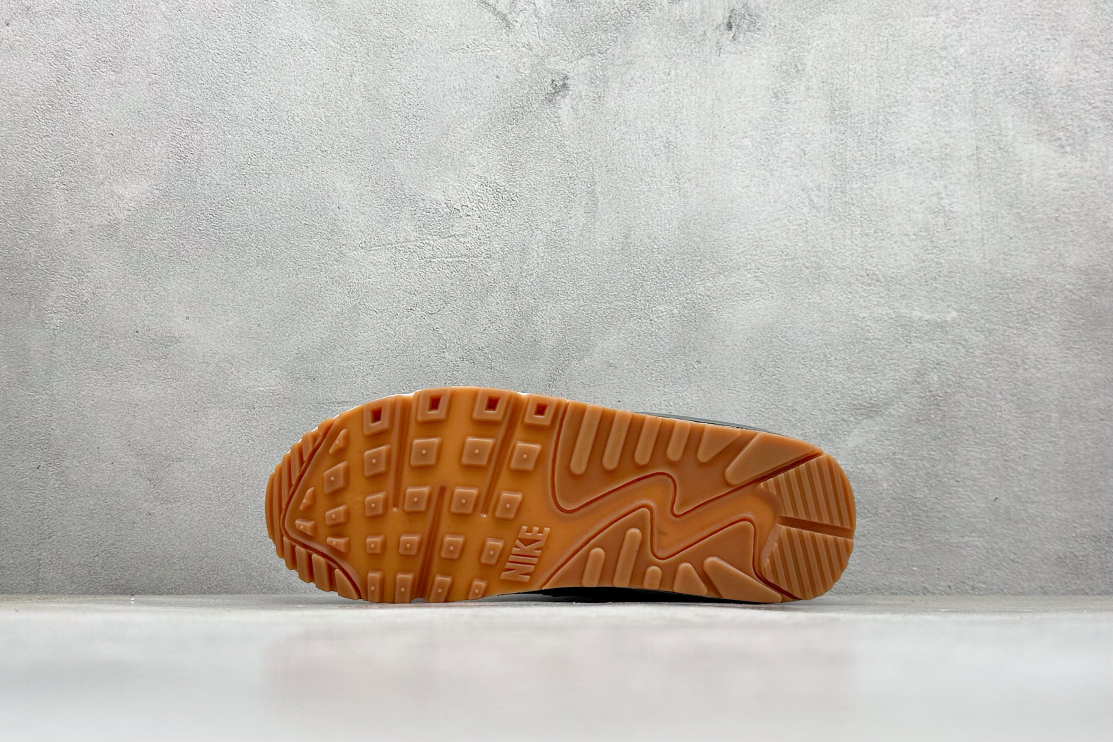 NK Air 90 气垫复古减震跑步鞋 DM0029-116