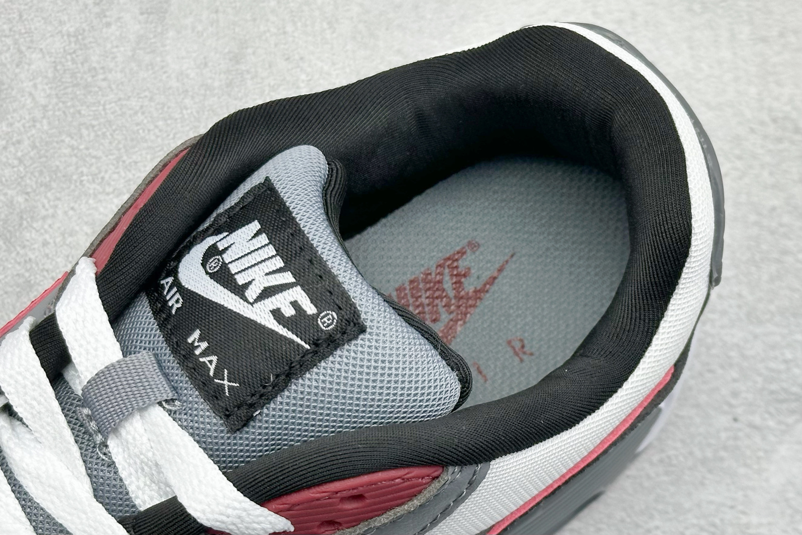 NK Air 90 气垫复古减震跑步鞋 DM0029-116