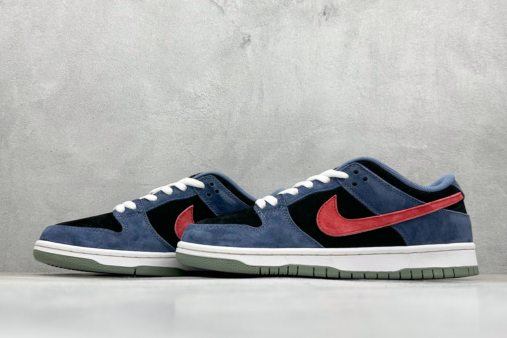 Nike SB Dunk Low 蓝红 HF3063-002 Nike SB Dunk Low 蓝红 HF3063-002